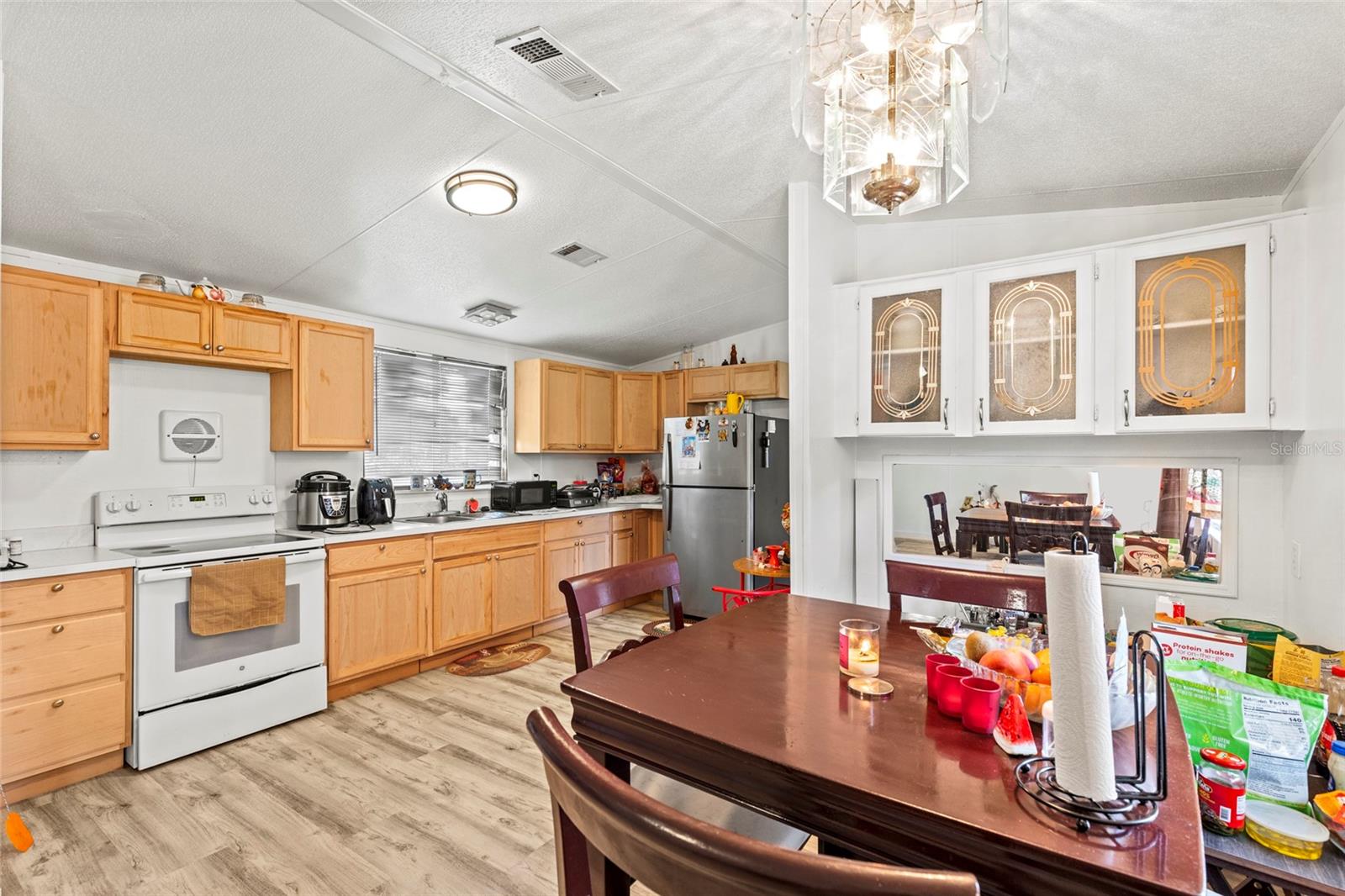 FOUR SEASONS ESTATES - Residential