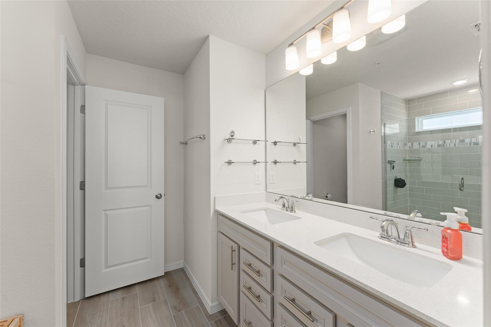 ISLES/LK NONA PH 1A - Residential