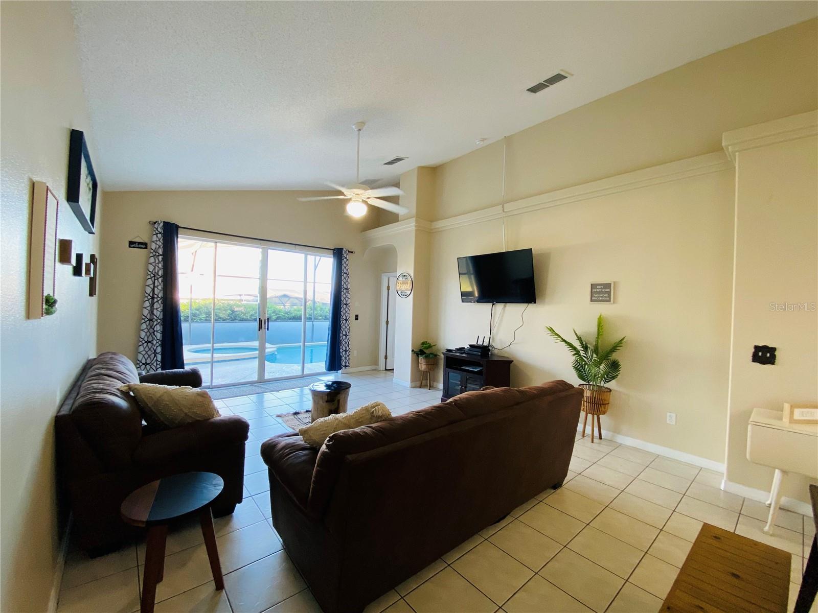 GLENBROOK SUB - Residential Lease