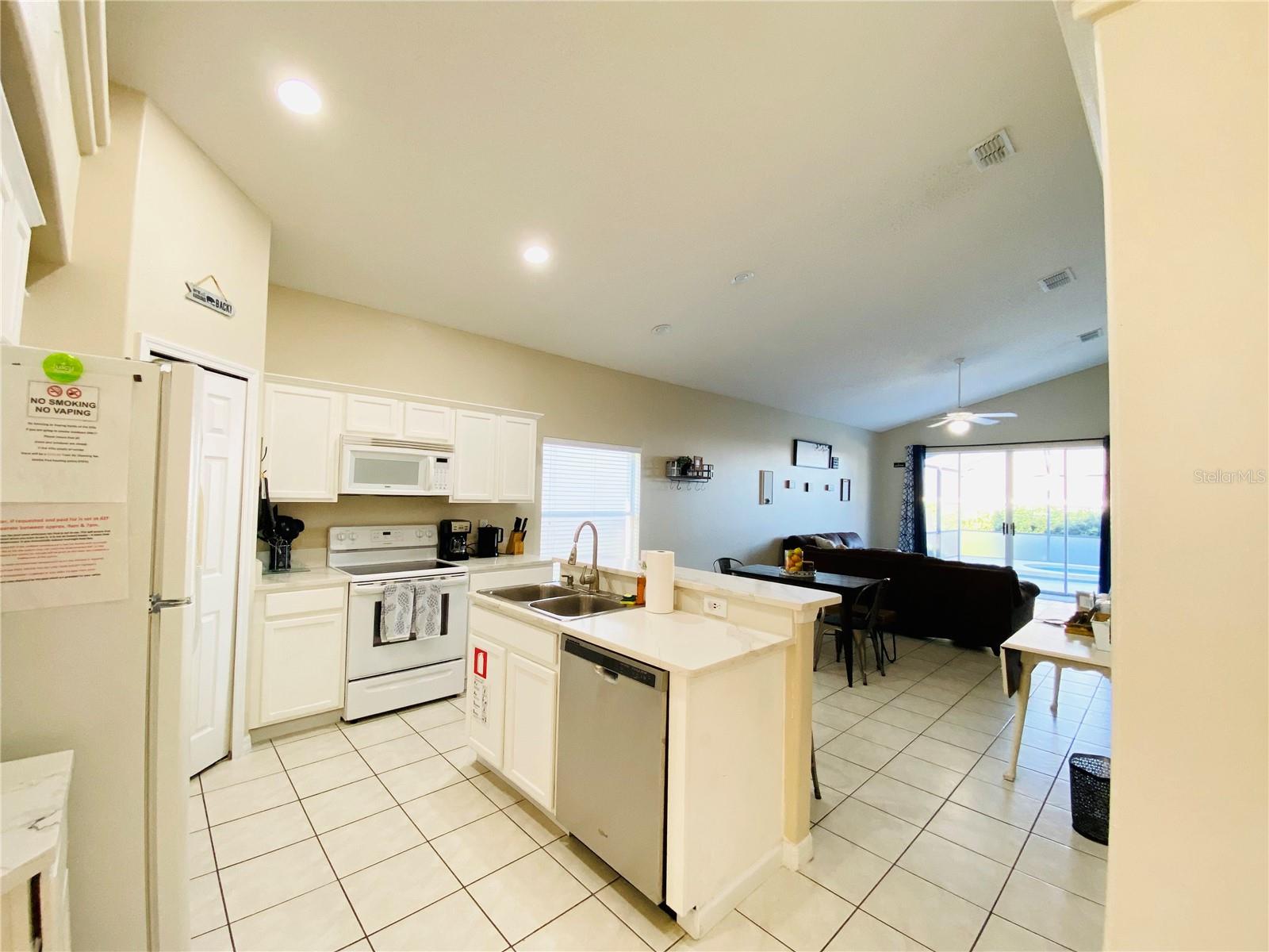 GLENBROOK SUB - Residential Lease