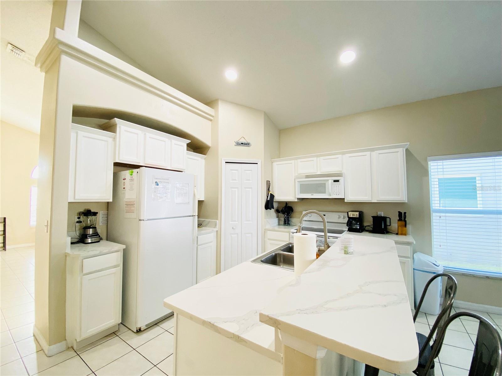 GLENBROOK SUB - Residential Lease