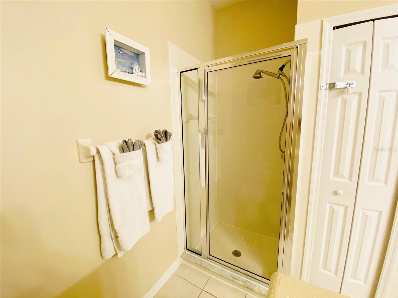 GLENBROOK SUB - Residential Lease