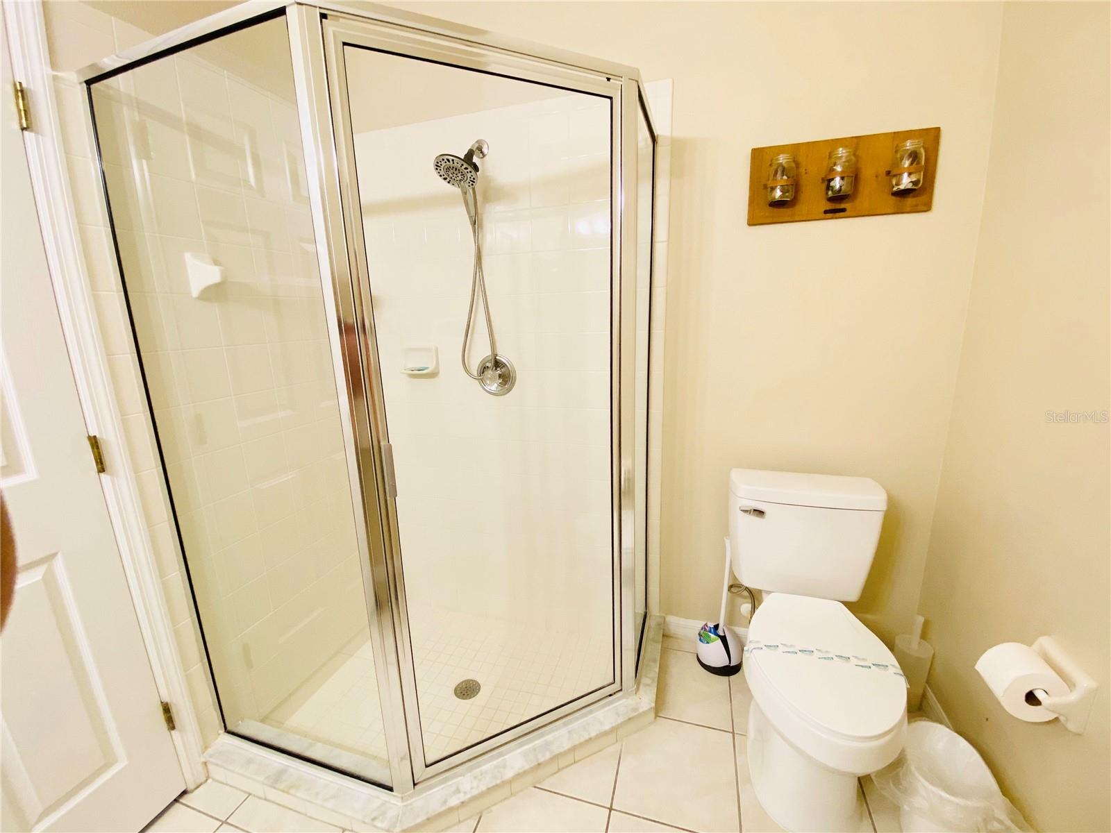 GLENBROOK SUB - Residential Lease