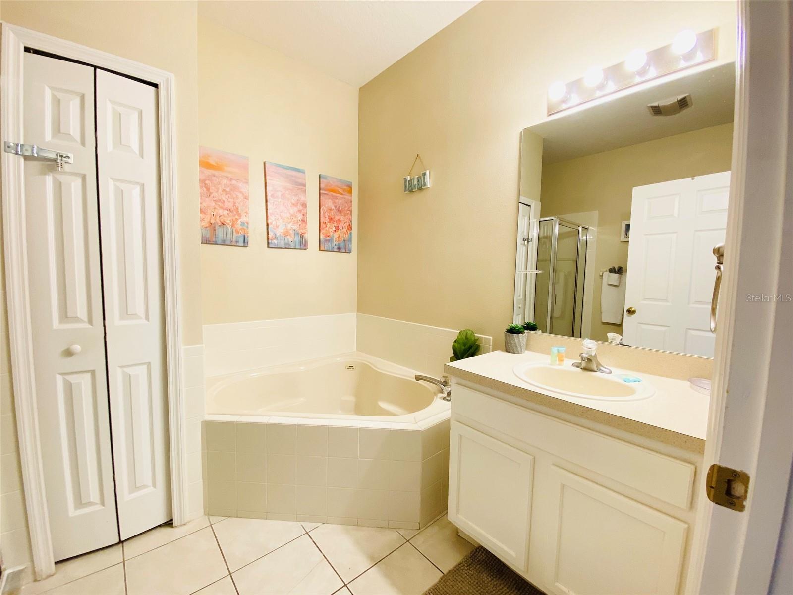 GLENBROOK SUB - Residential Lease