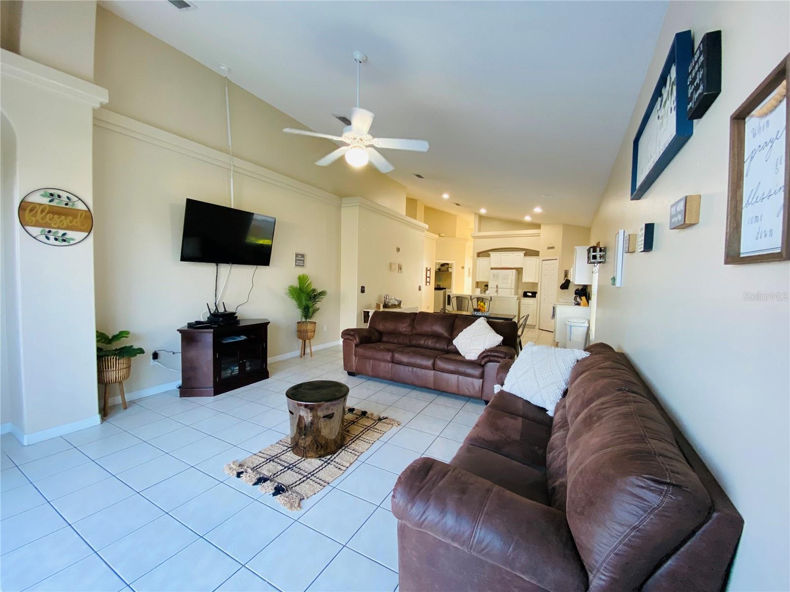 GLENBROOK SUB - Residential Lease