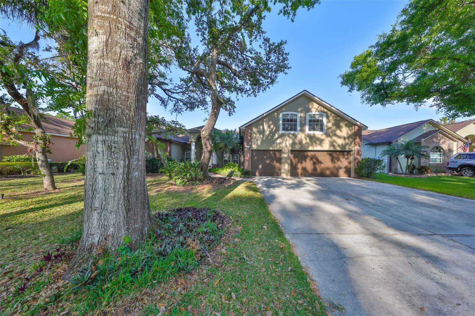 2561 REGAL RIVER ROAD