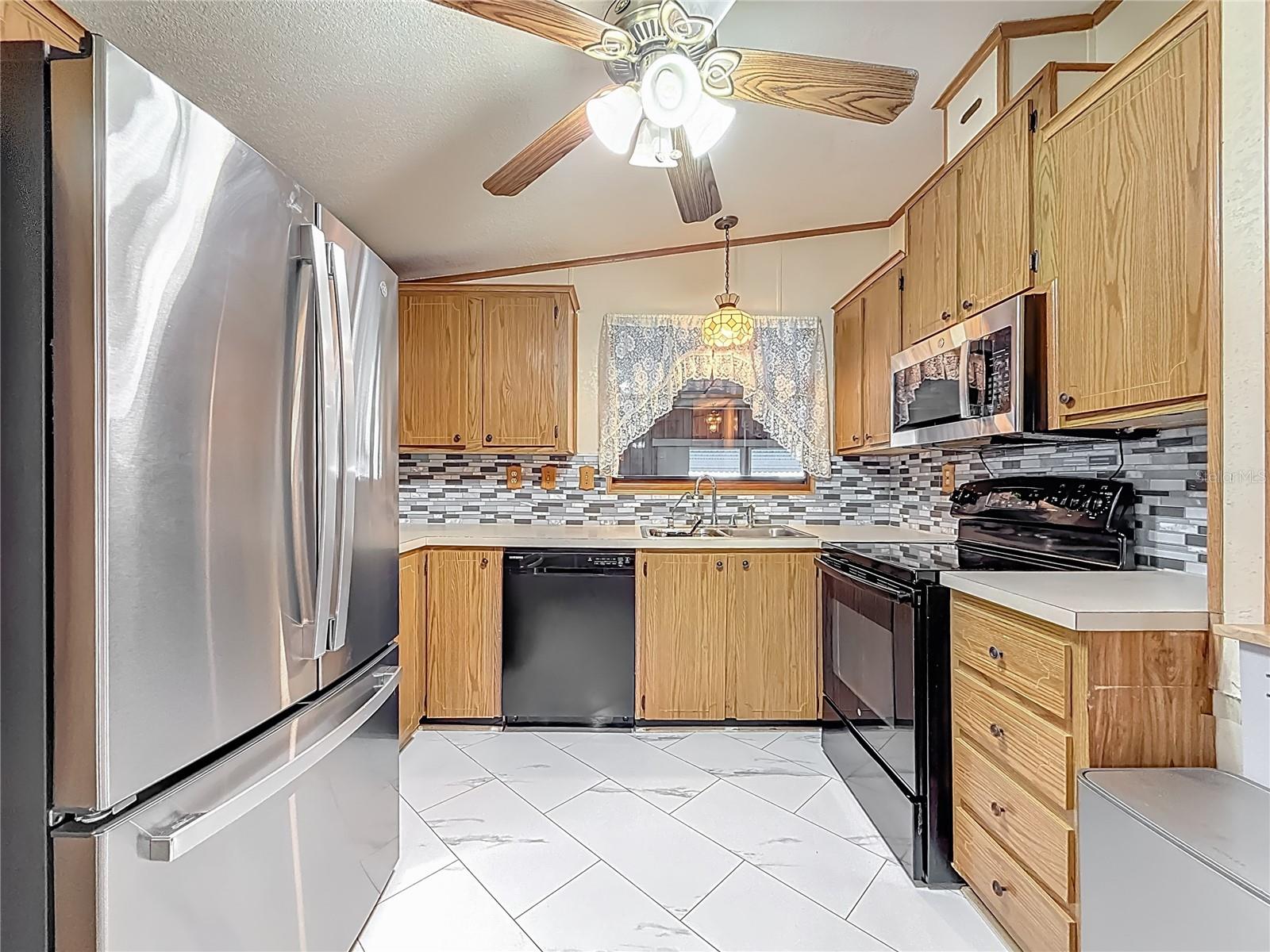 HOLIDAY SHORES MOBILE PARK UNREC - Residential