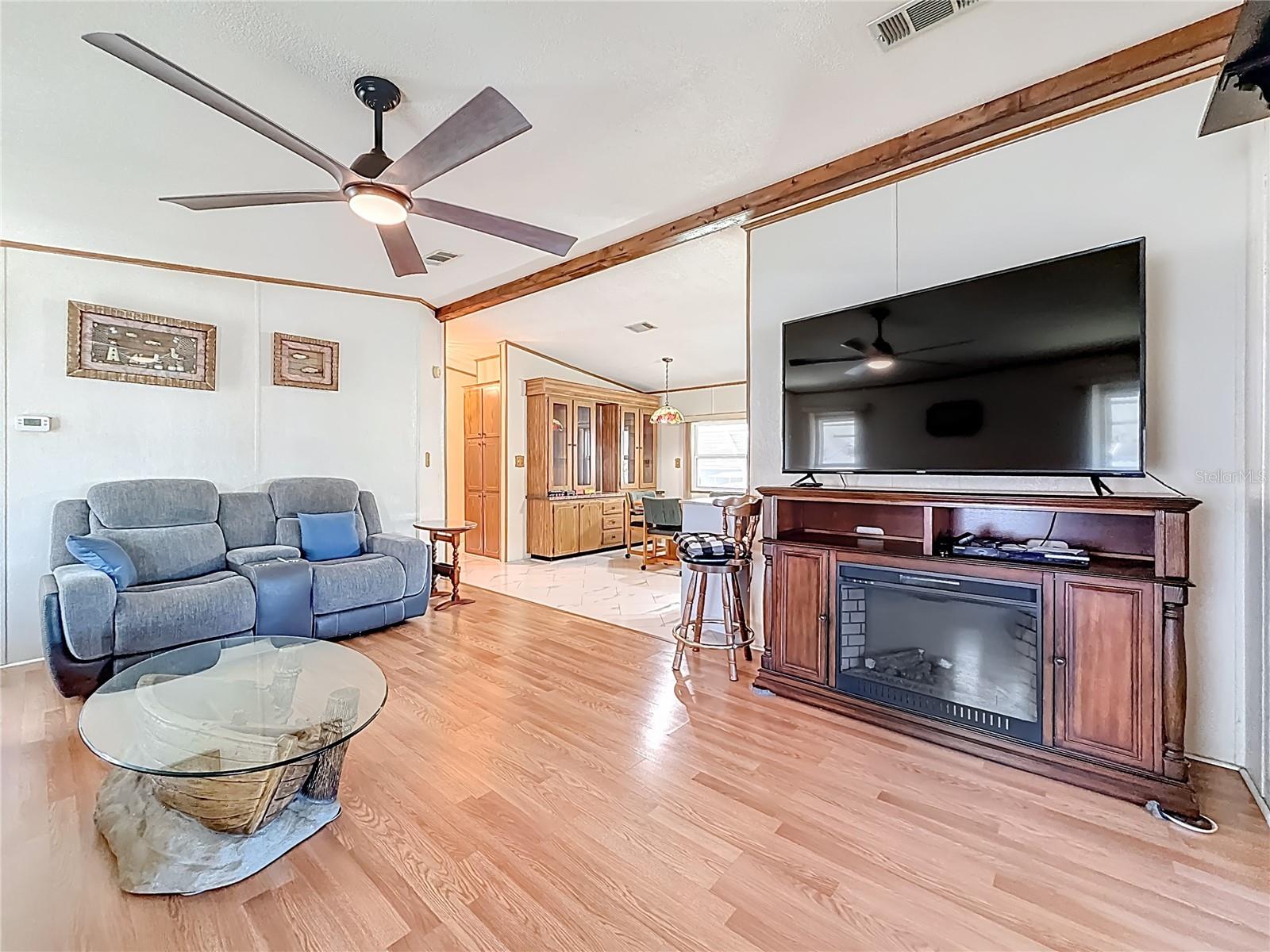 HOLIDAY SHORES MOBILE PARK UNREC - Residential