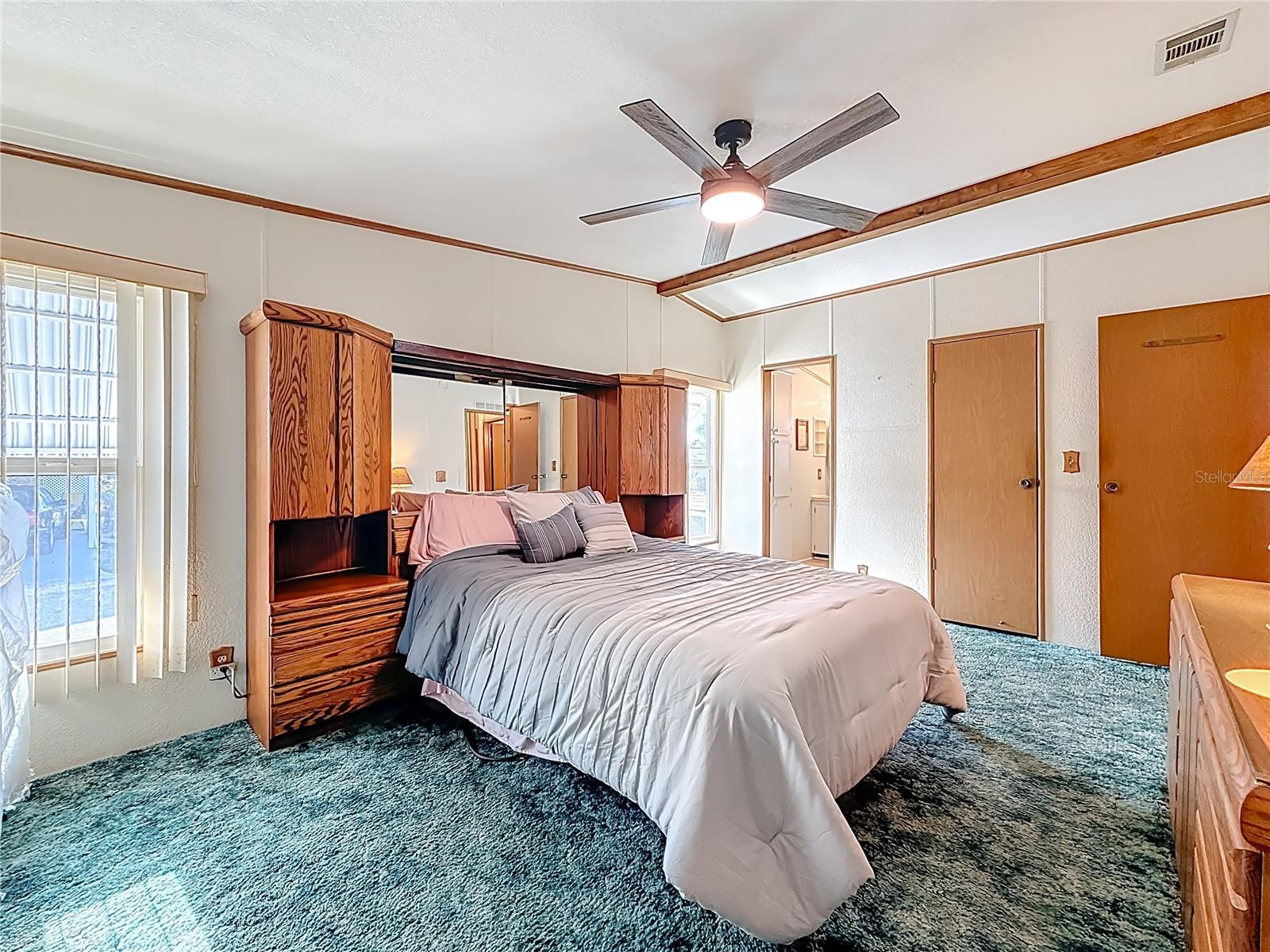 HOLIDAY SHORES MOBILE PARK UNREC - Residential