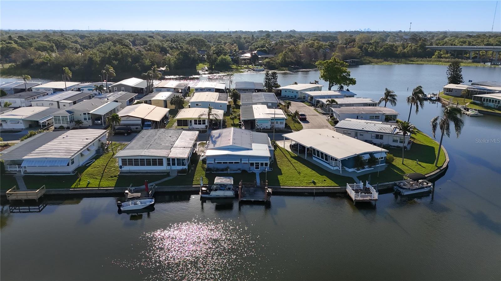 HOLIDAY SHORES MOBILE PARK UNREC - Residential