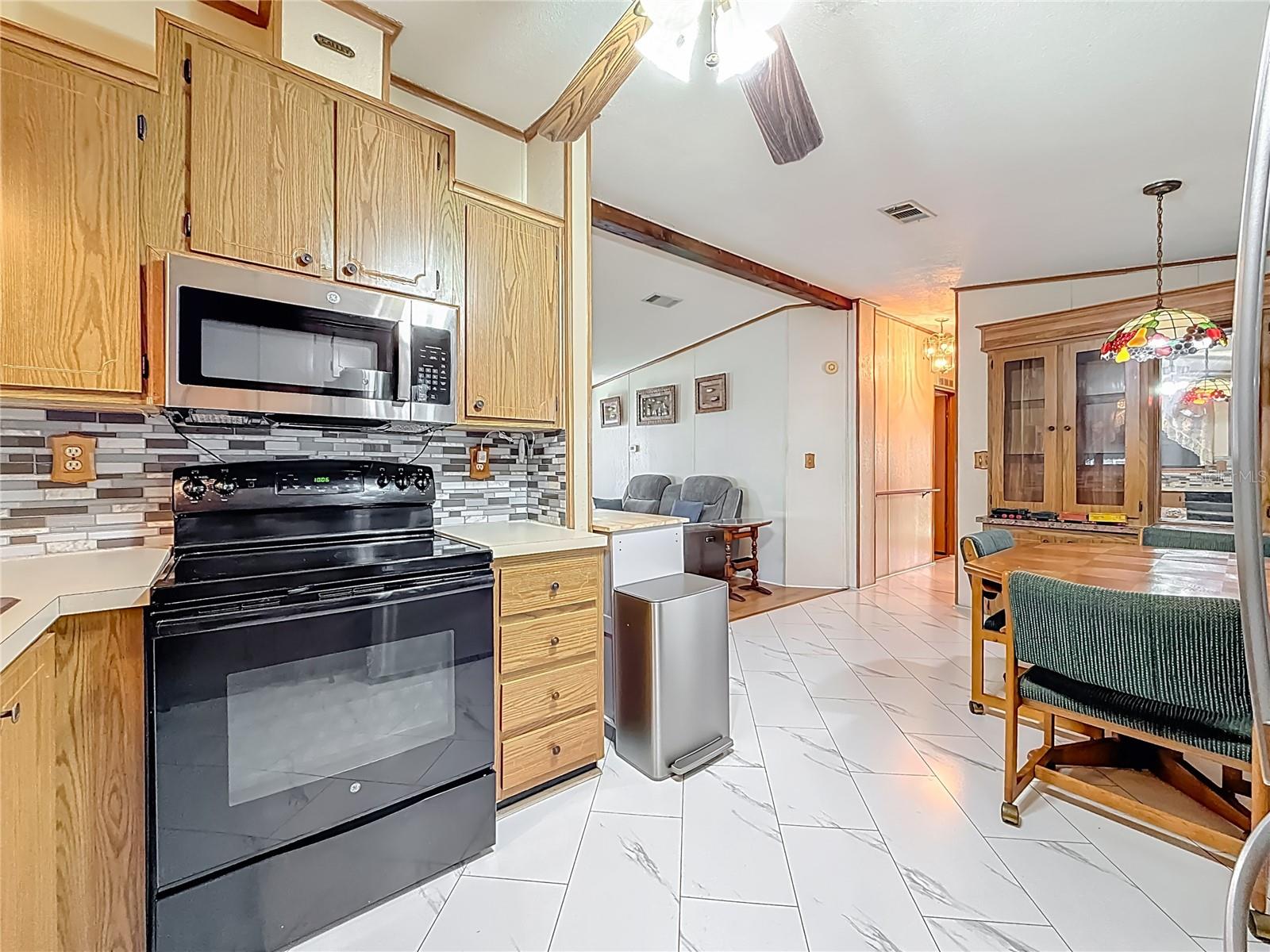 HOLIDAY SHORES MOBILE PARK UNREC - Residential