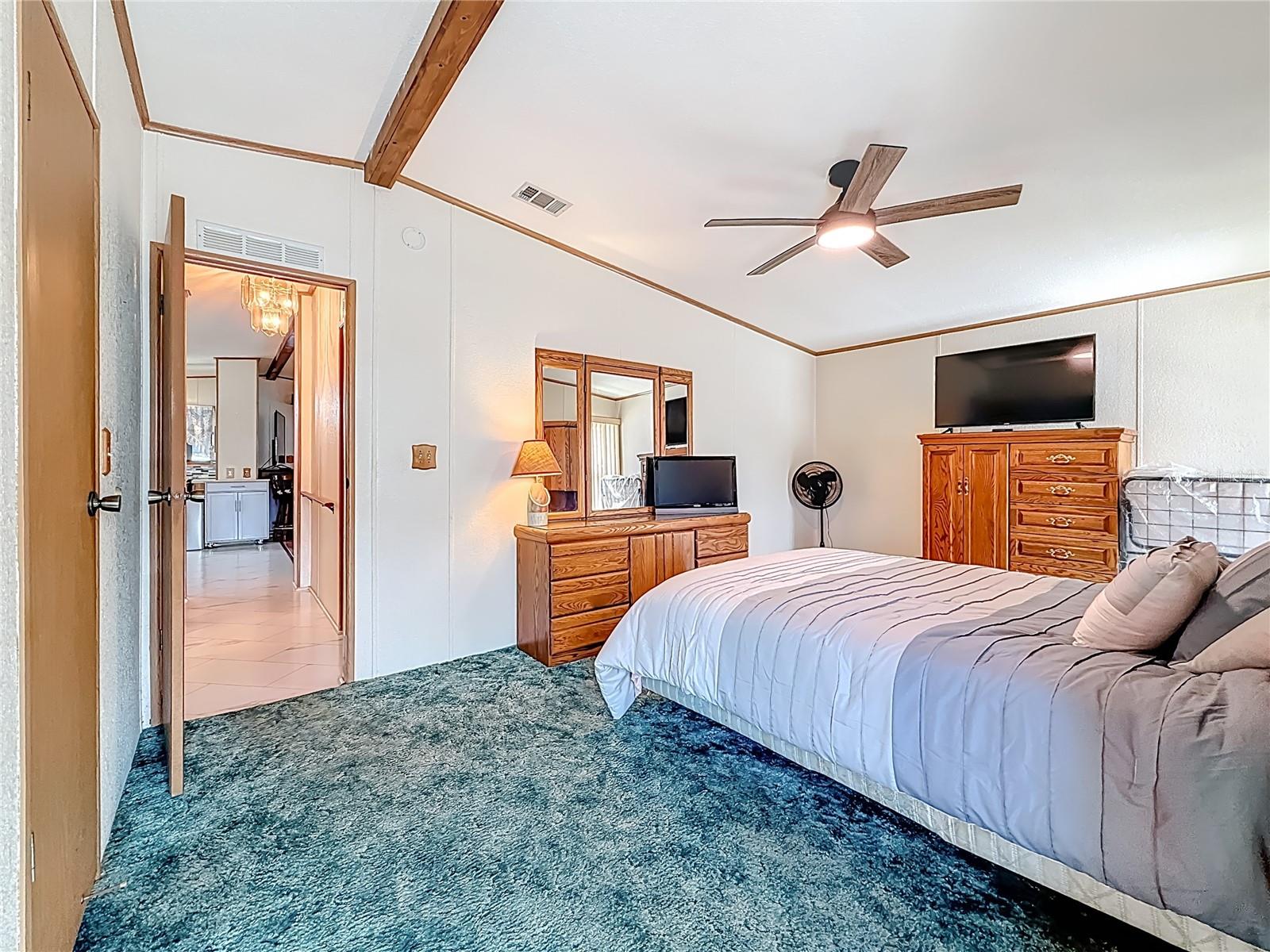 HOLIDAY SHORES MOBILE PARK UNREC - Residential