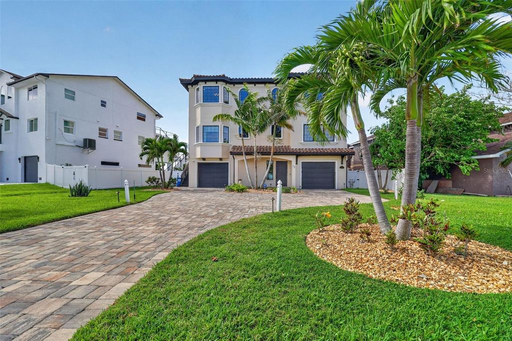 Photo of 13 Treasure Ln, Treasure Island, FL 33706 (MLS # TB8487810)