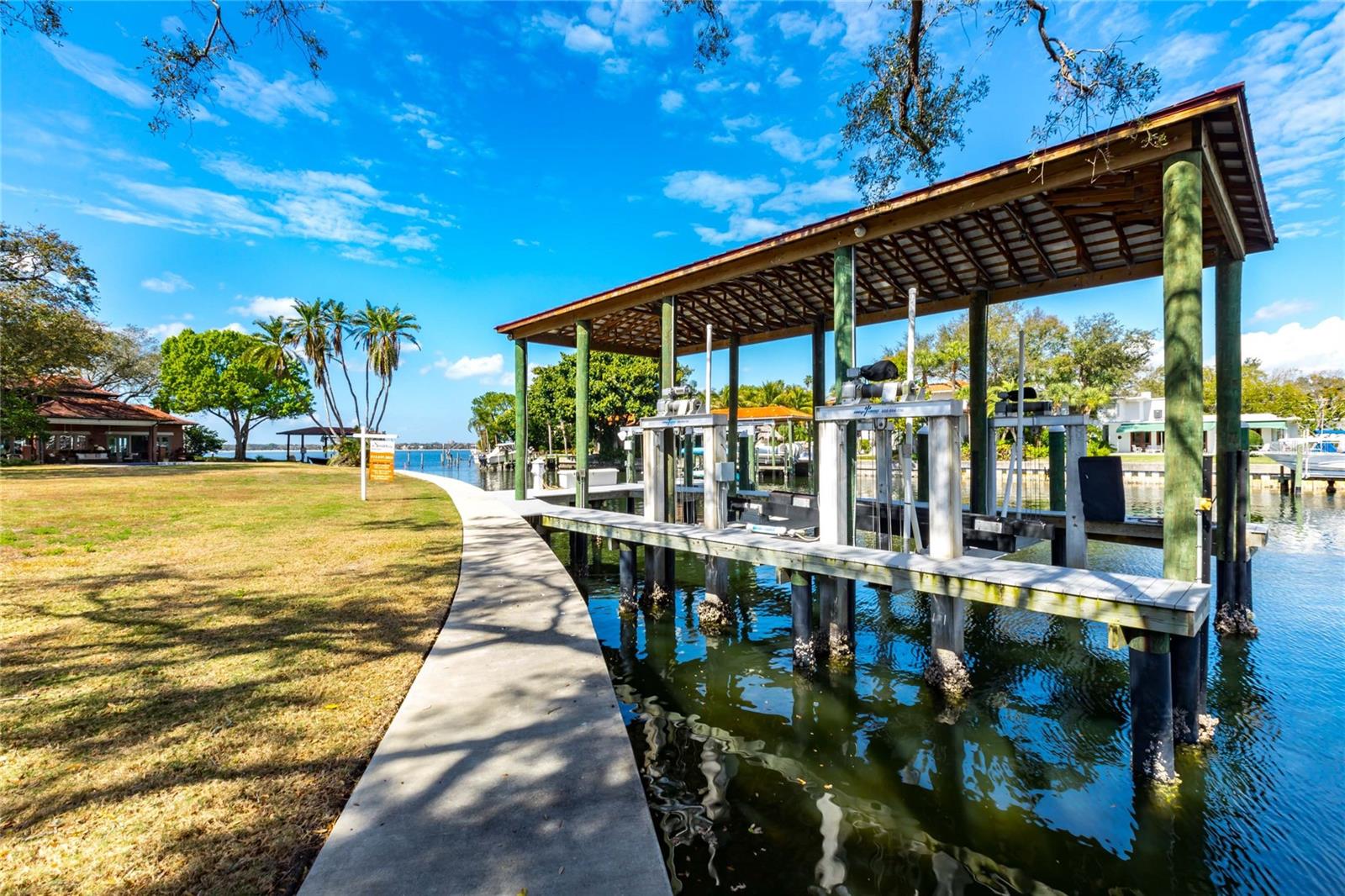 DAVIS ISLANDS PB10 PG52 TO 57 - Residential