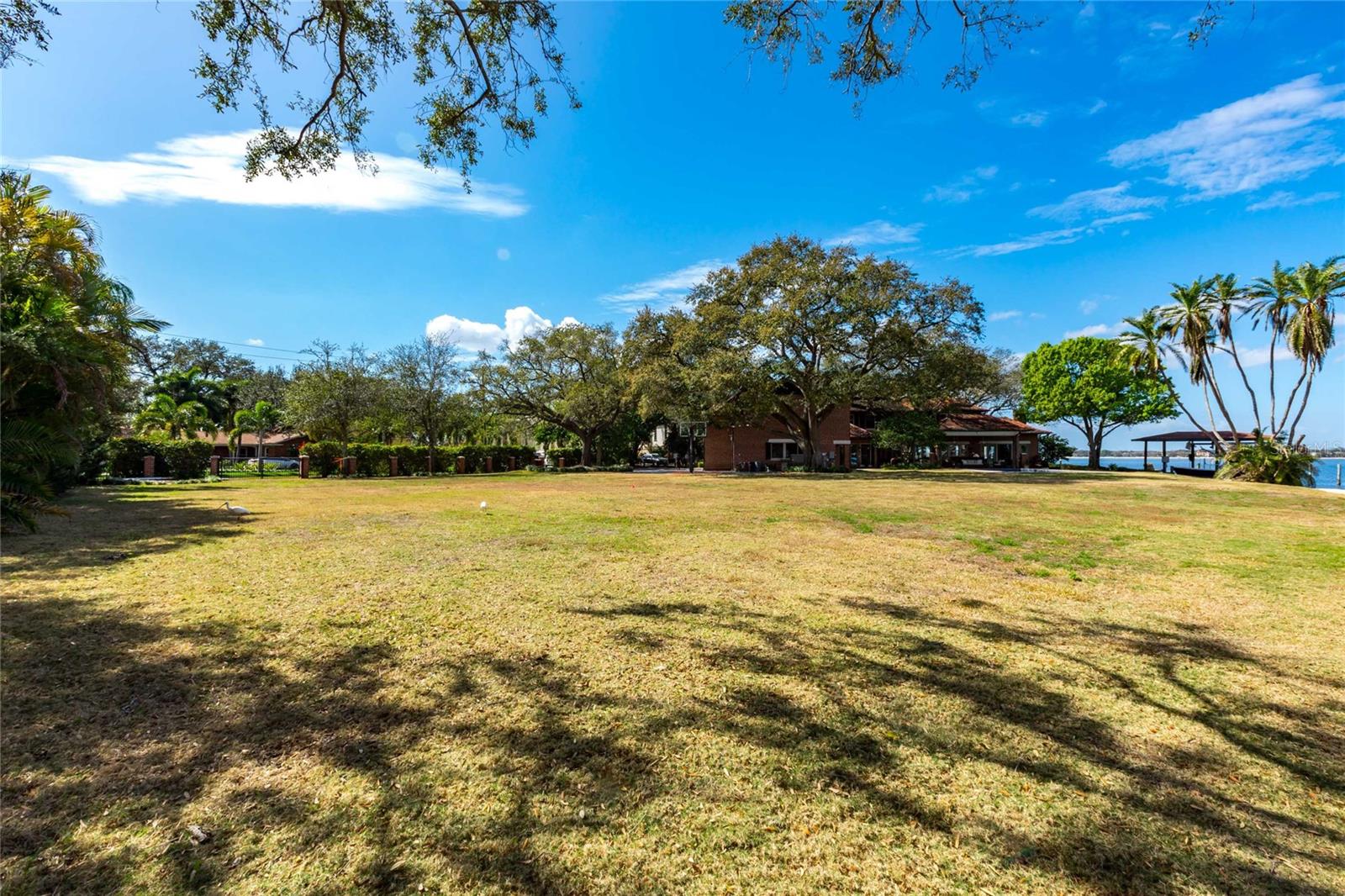 DAVIS ISLANDS PB10 PG52 TO 57 - Residential