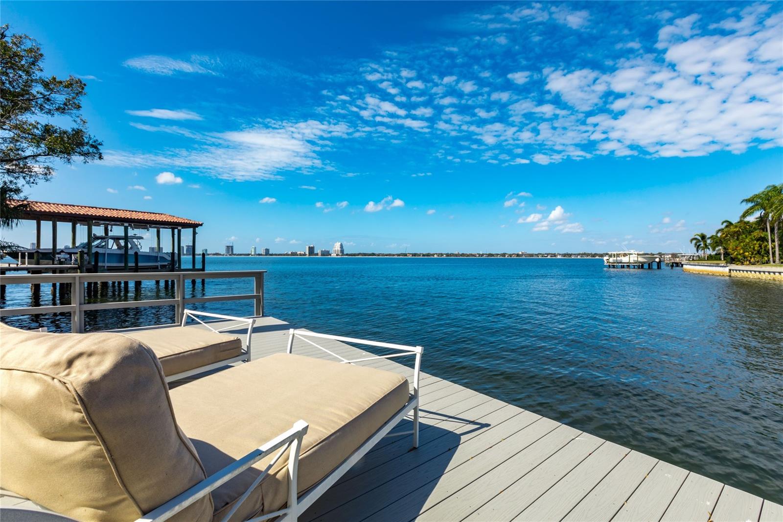 DAVIS ISLANDS PB10 PG52 TO 57 - Residential