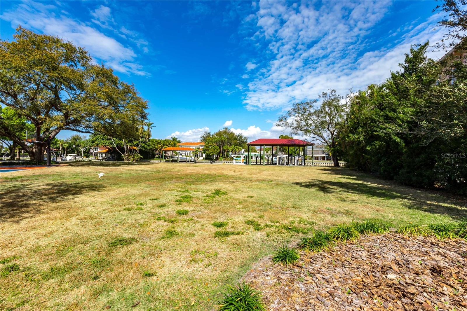 DAVIS ISLANDS PB10 PG52 TO 57 - Residential