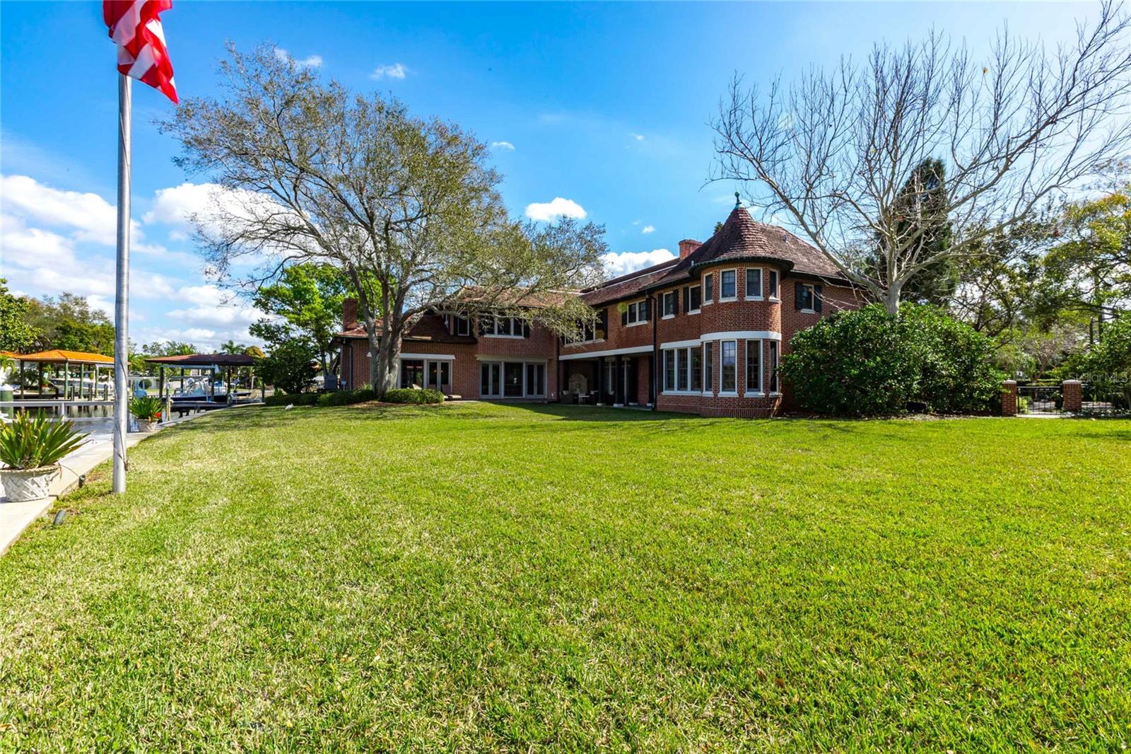 DAVIS ISLANDS PB10 PG52 TO 57 - Residential