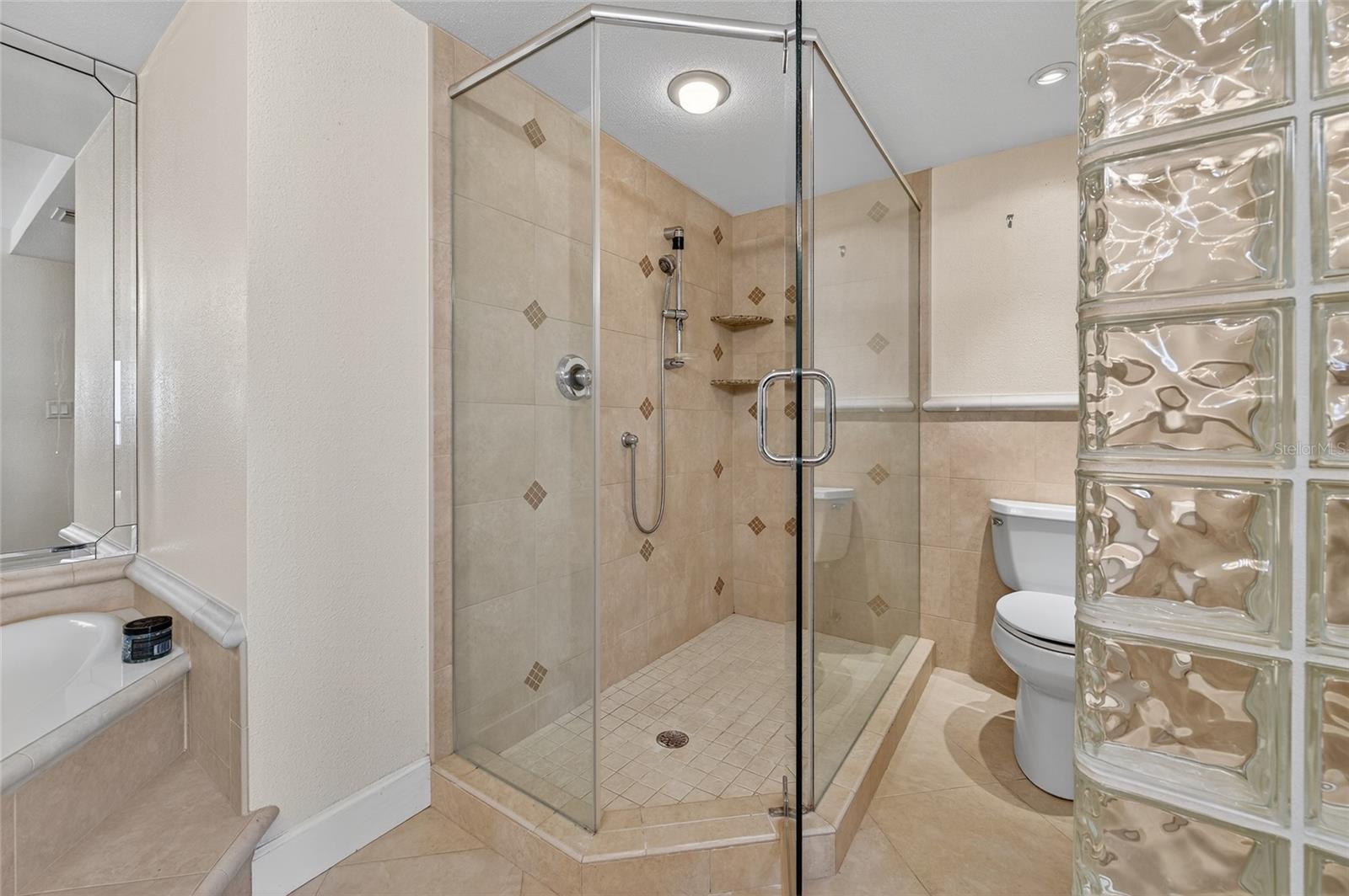 THE TOWERS AT PONCE INLET TOWER IV - Residential