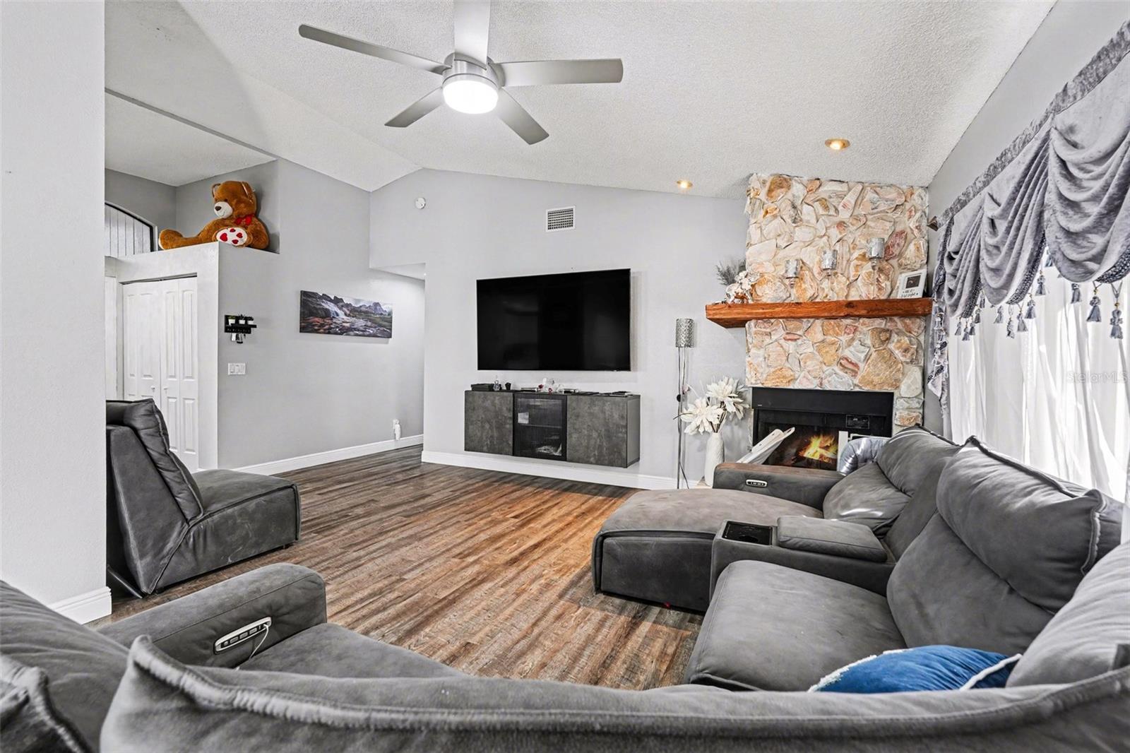 MEADOWOOD ESTATES - Residential