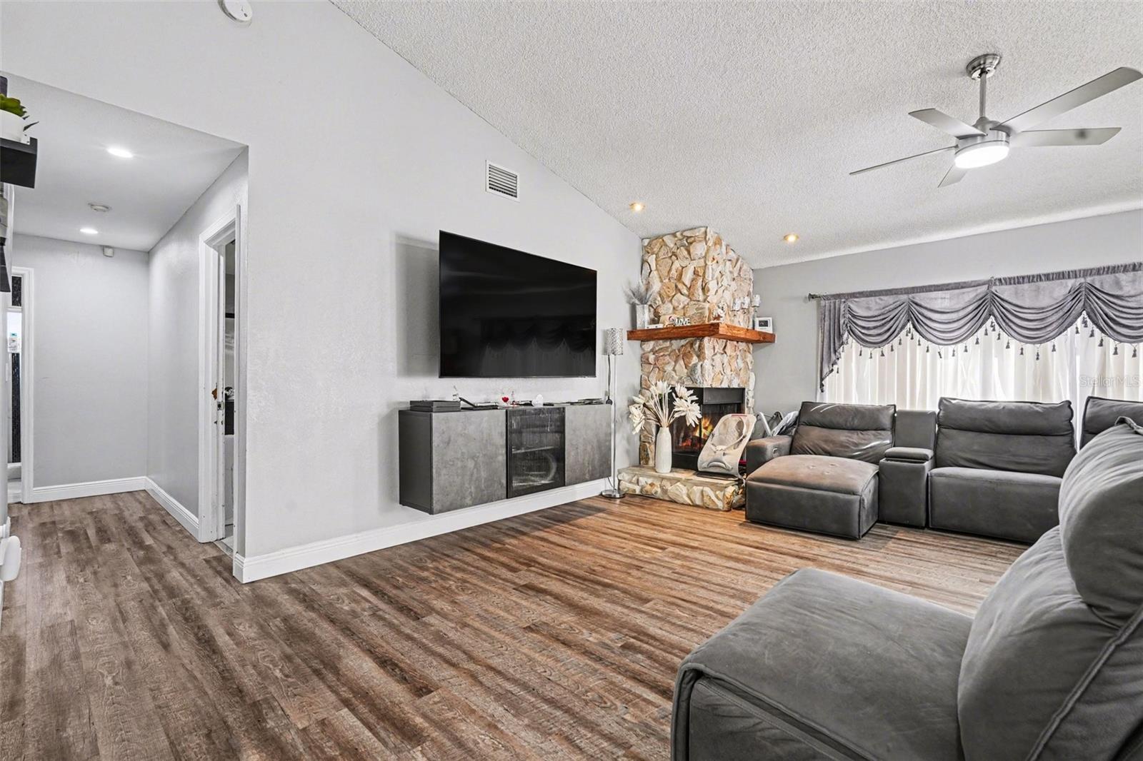 MEADOWOOD ESTATES - Residential