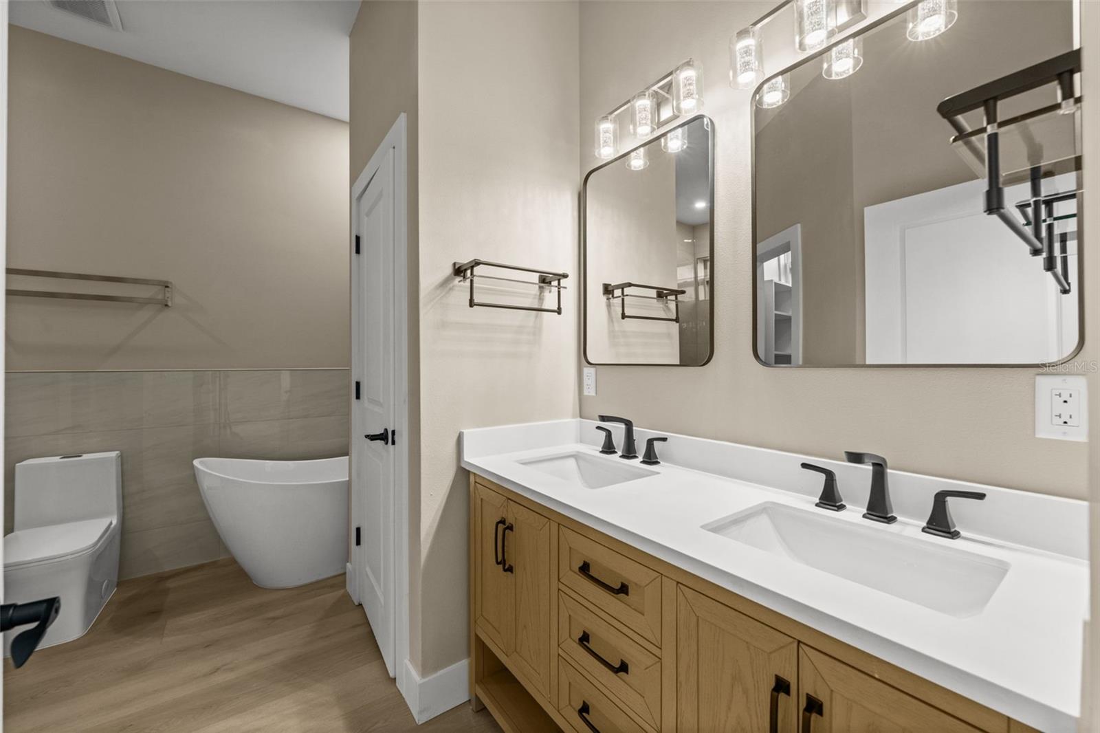 RIDGEWOOD - Residential