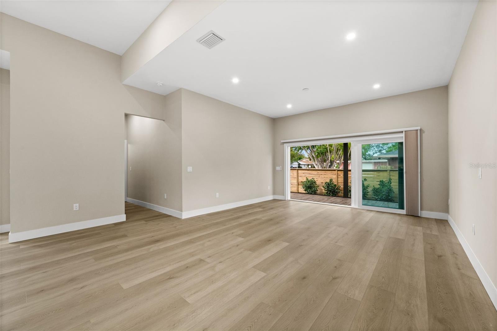 RIDGEWOOD - Residential