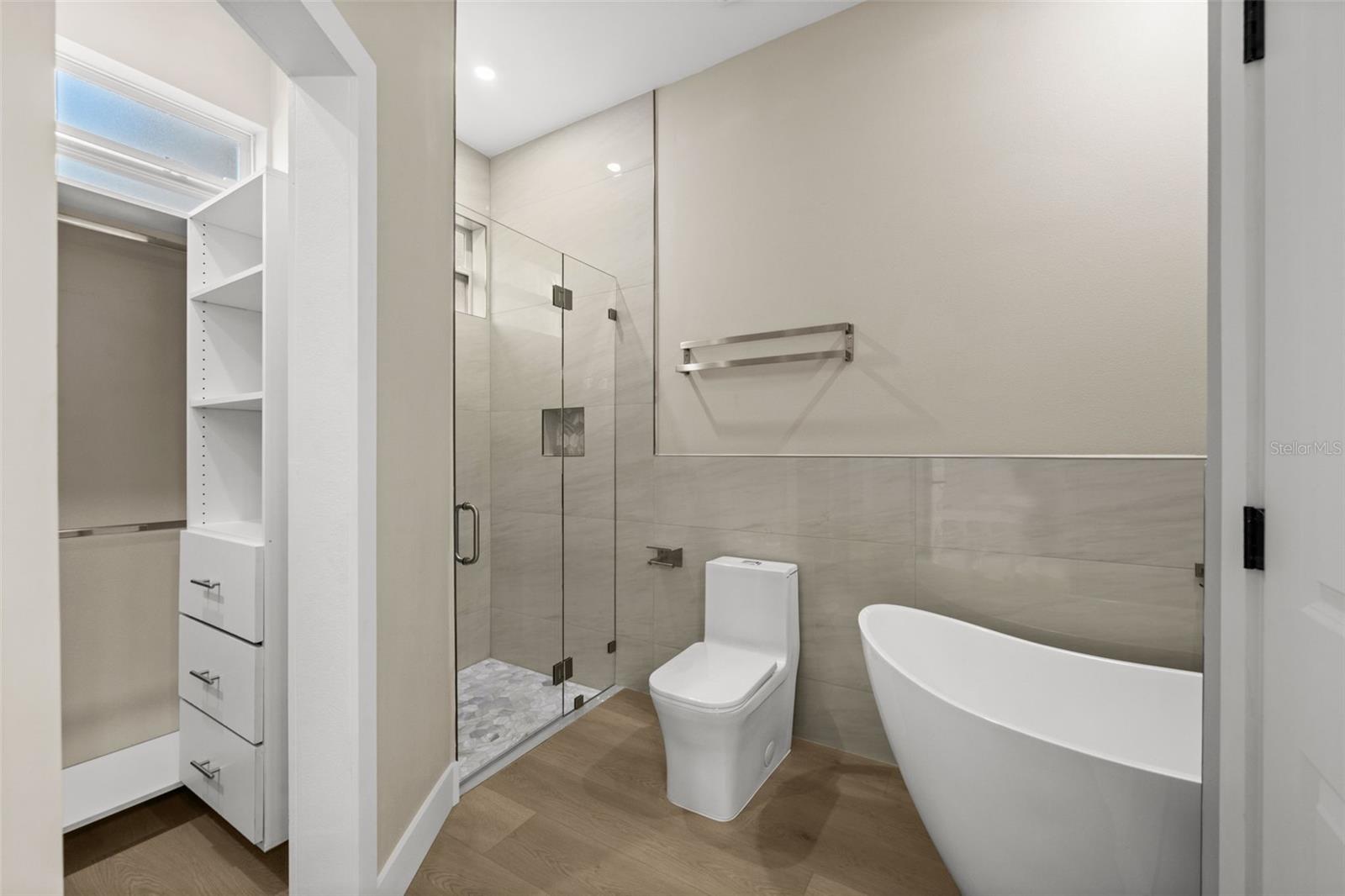 RIDGEWOOD - Residential