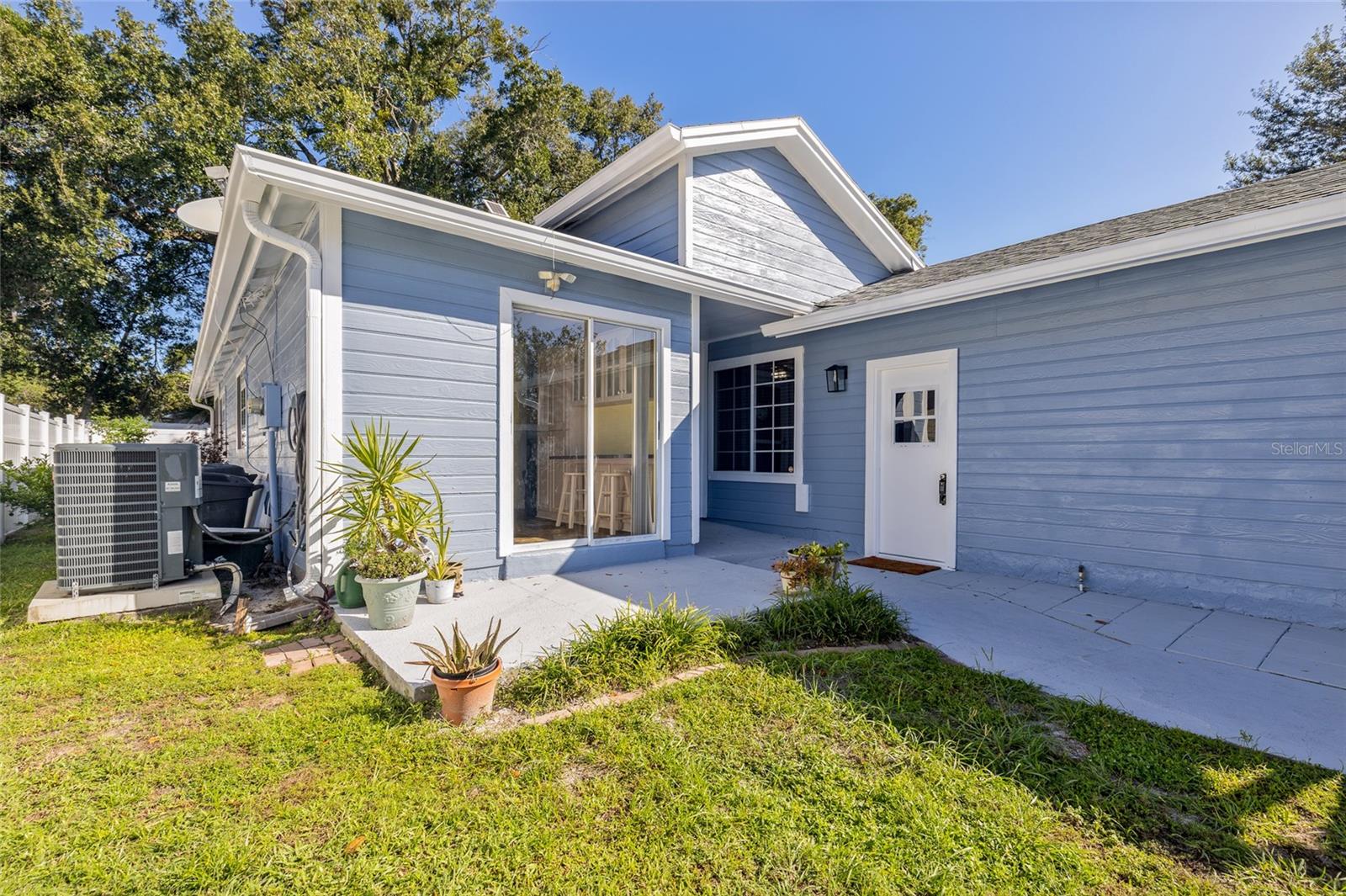 577 PORTLAND CIRCLE