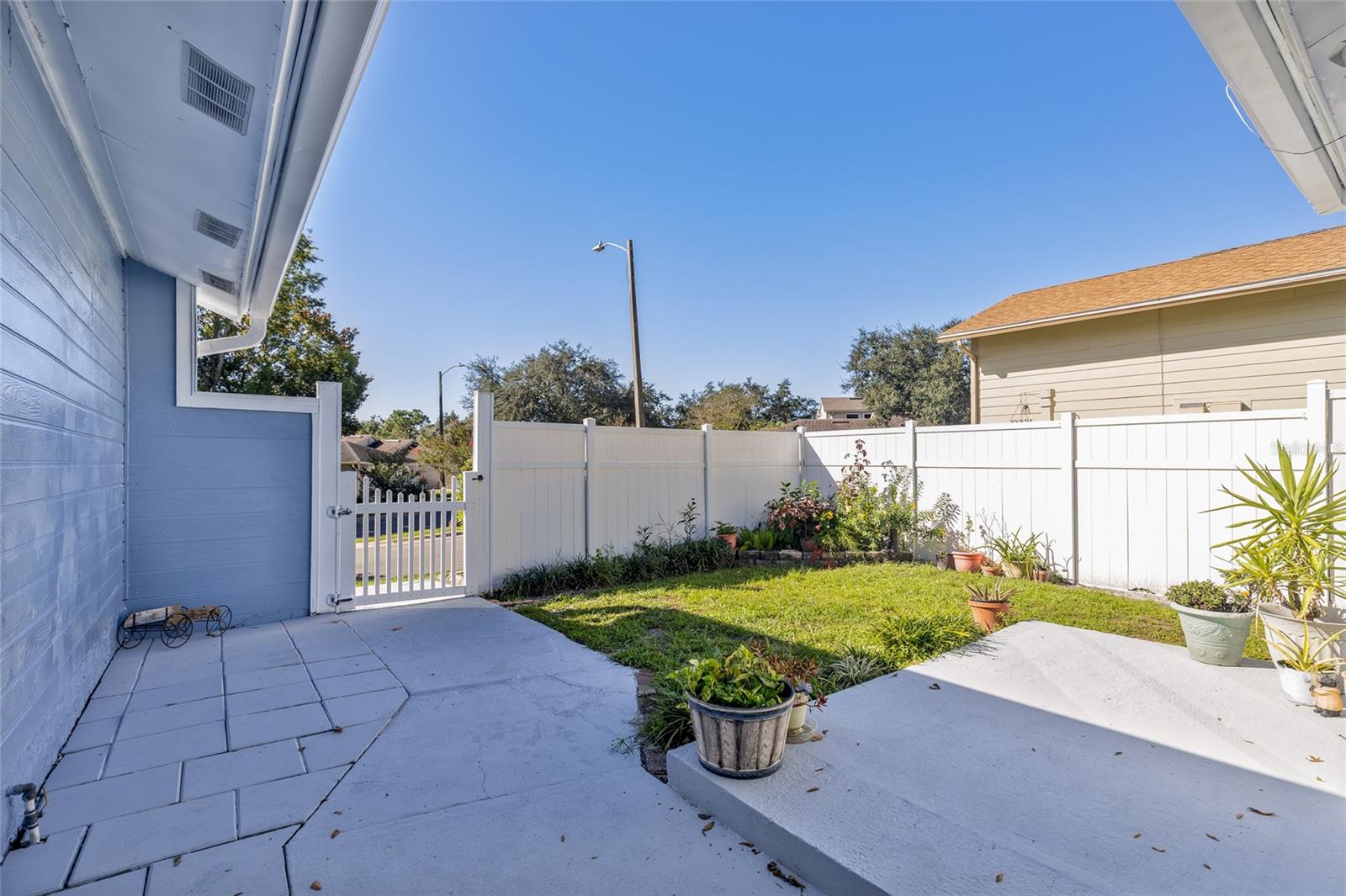 577 PORTLAND CIRCLE