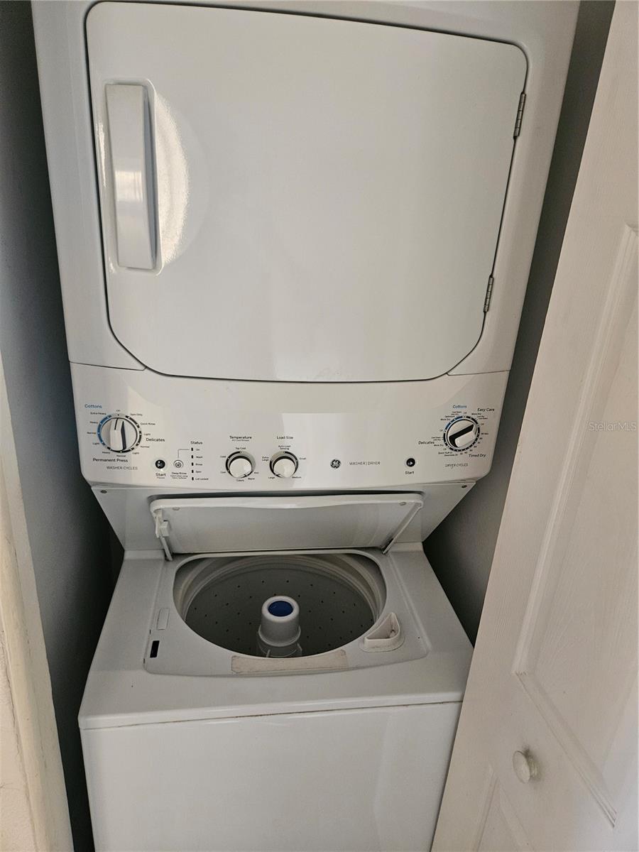 THE TWNHMS AT KENSINGTON PH - Residential Lease