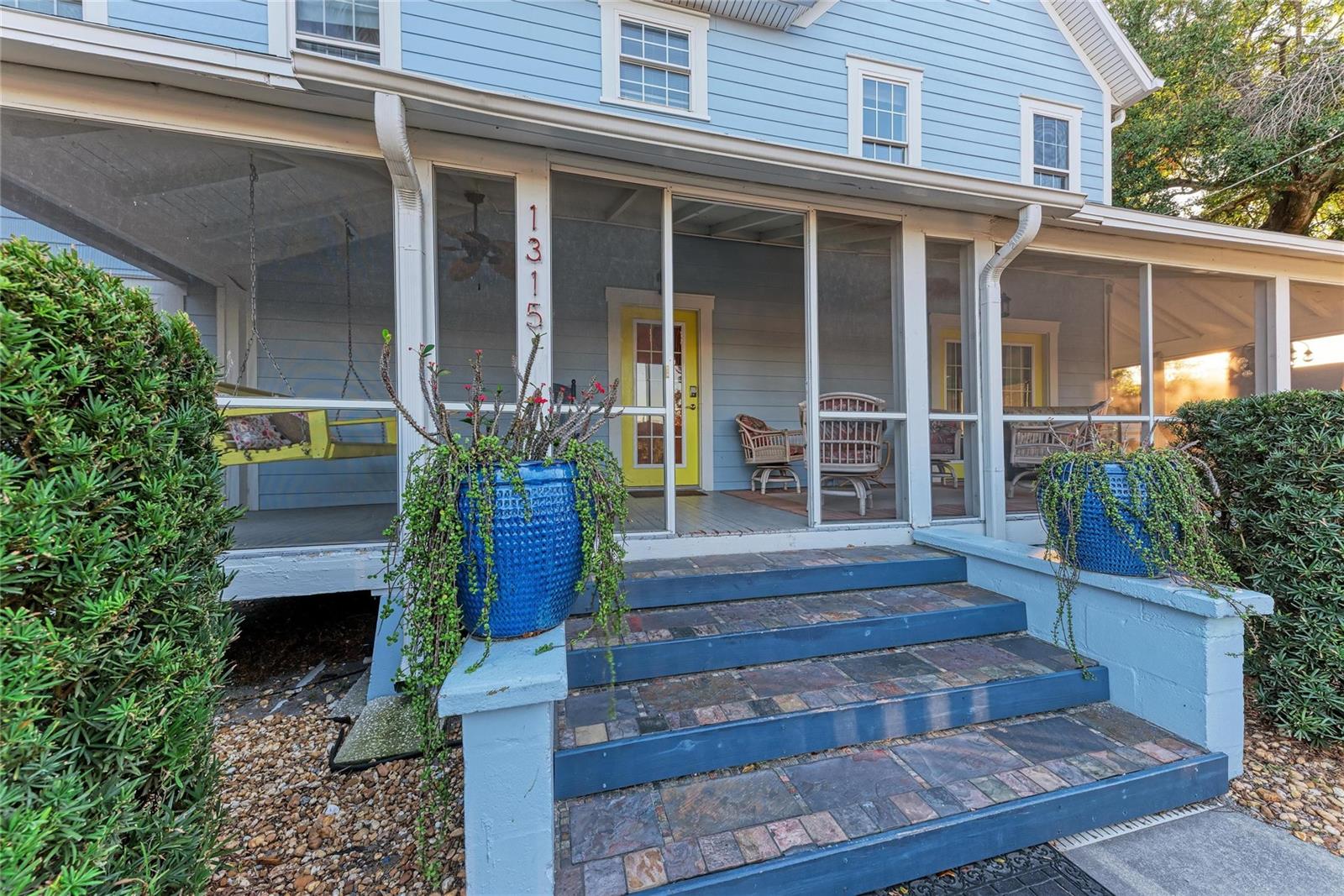 MAPLE COURT - Residential