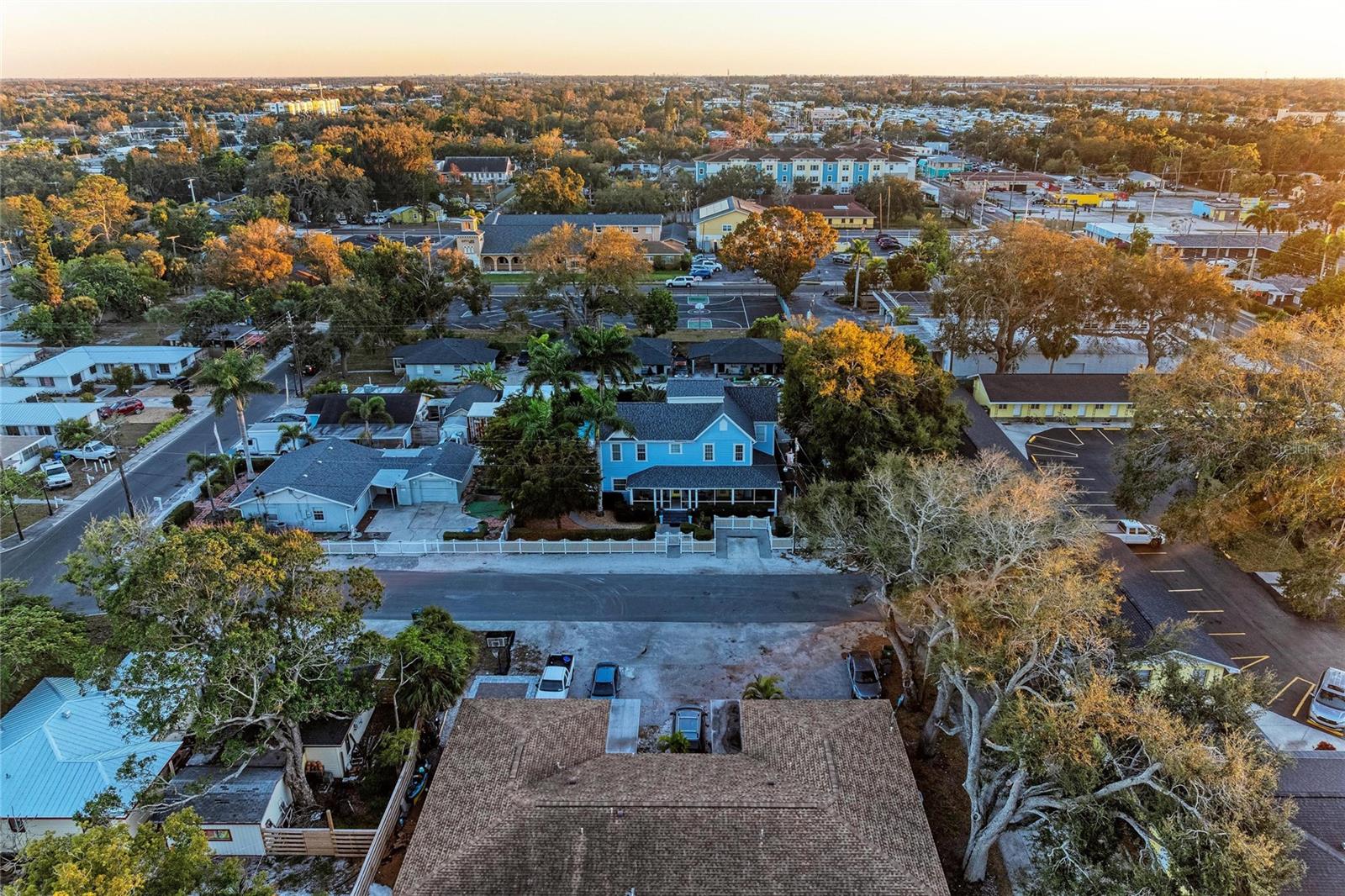 MAPLE COURT - Residential