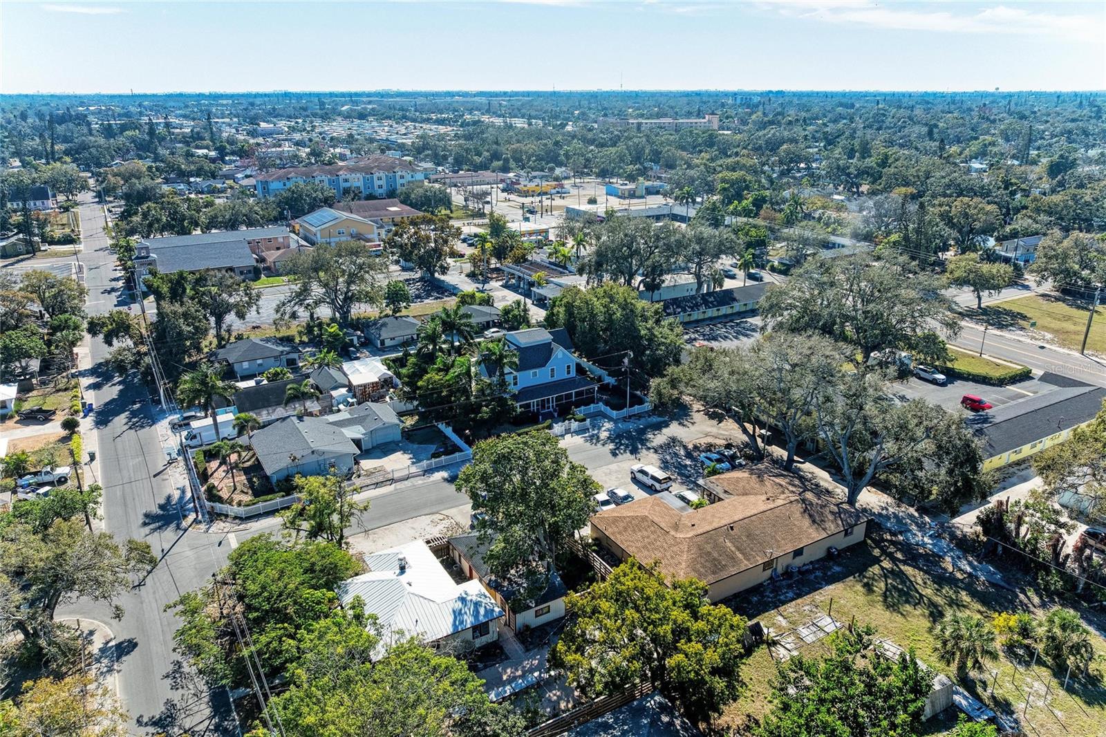 MAPLE COURT - Residential