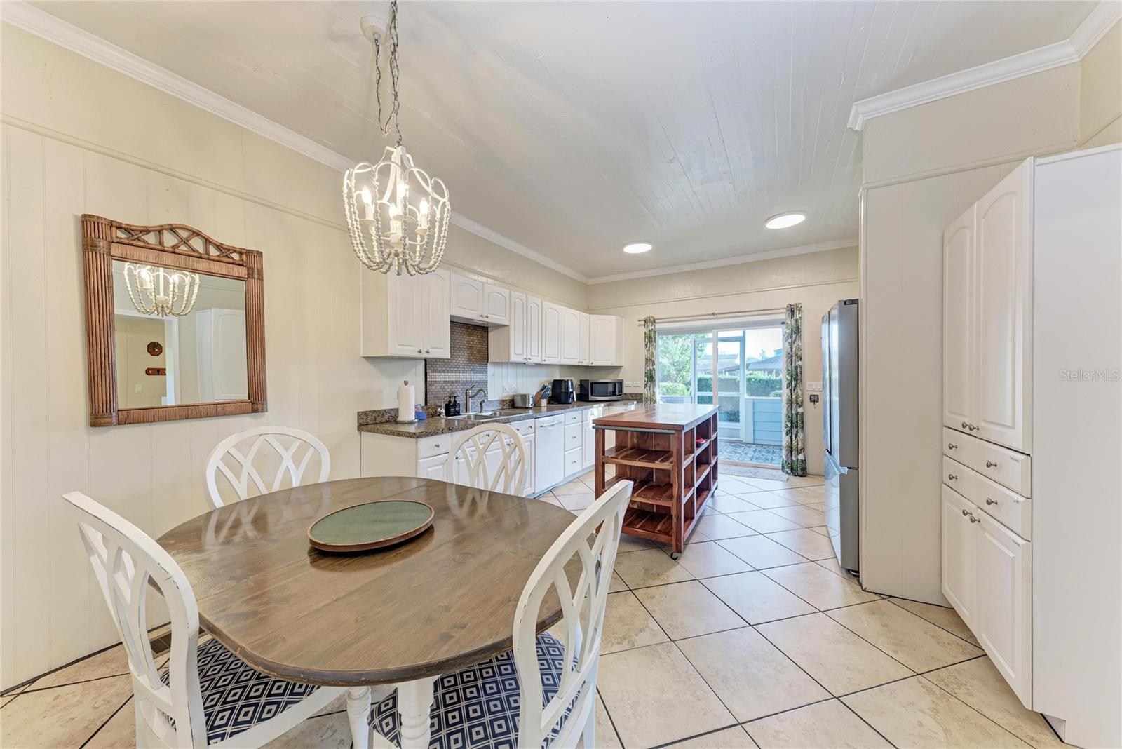 MAPLE COURT - Residential