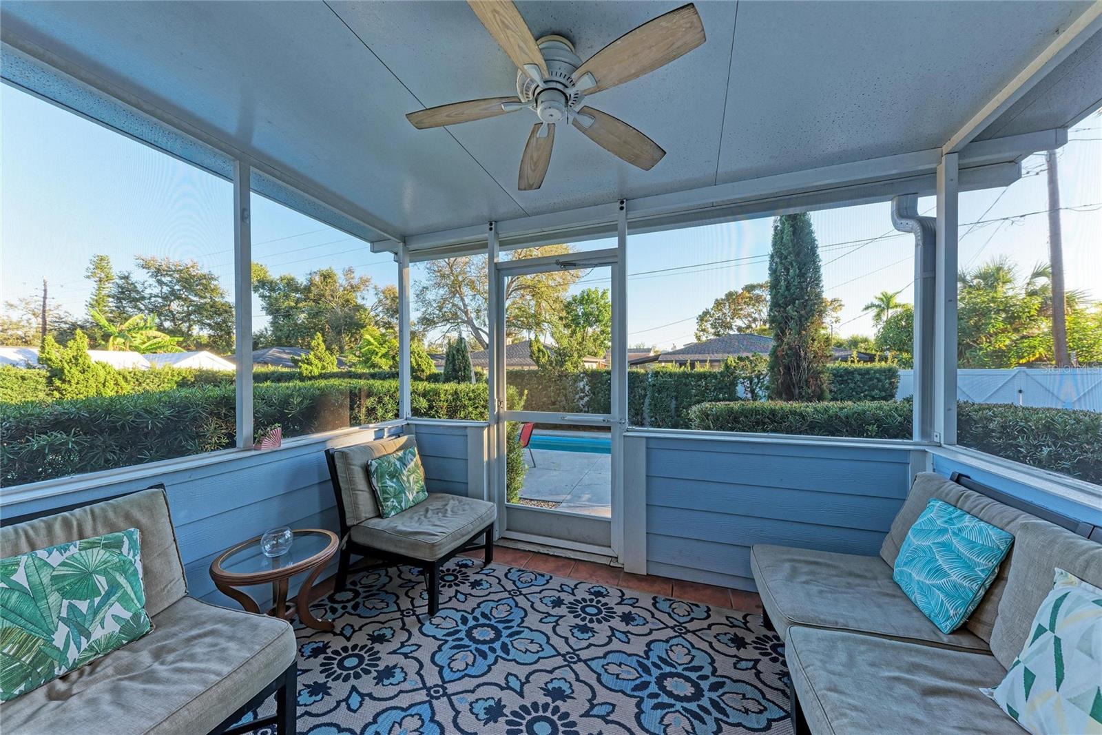 MAPLE COURT - Residential