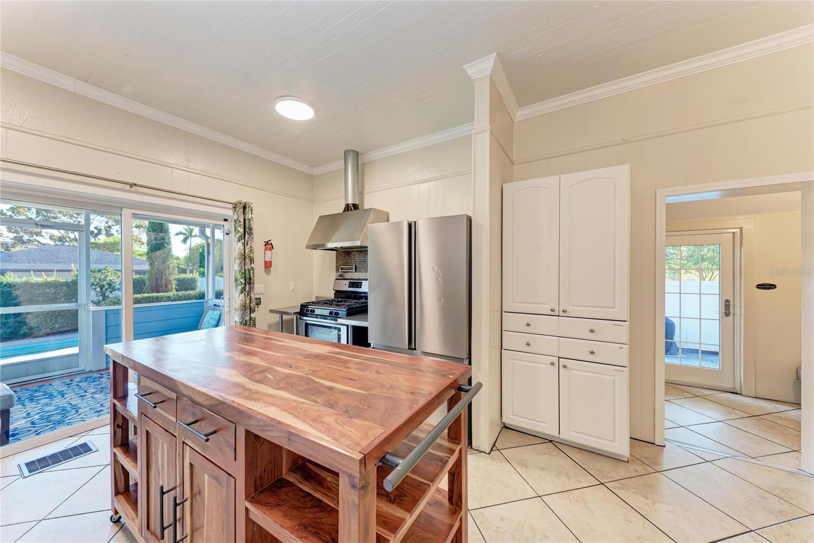 MAPLE COURT - Residential