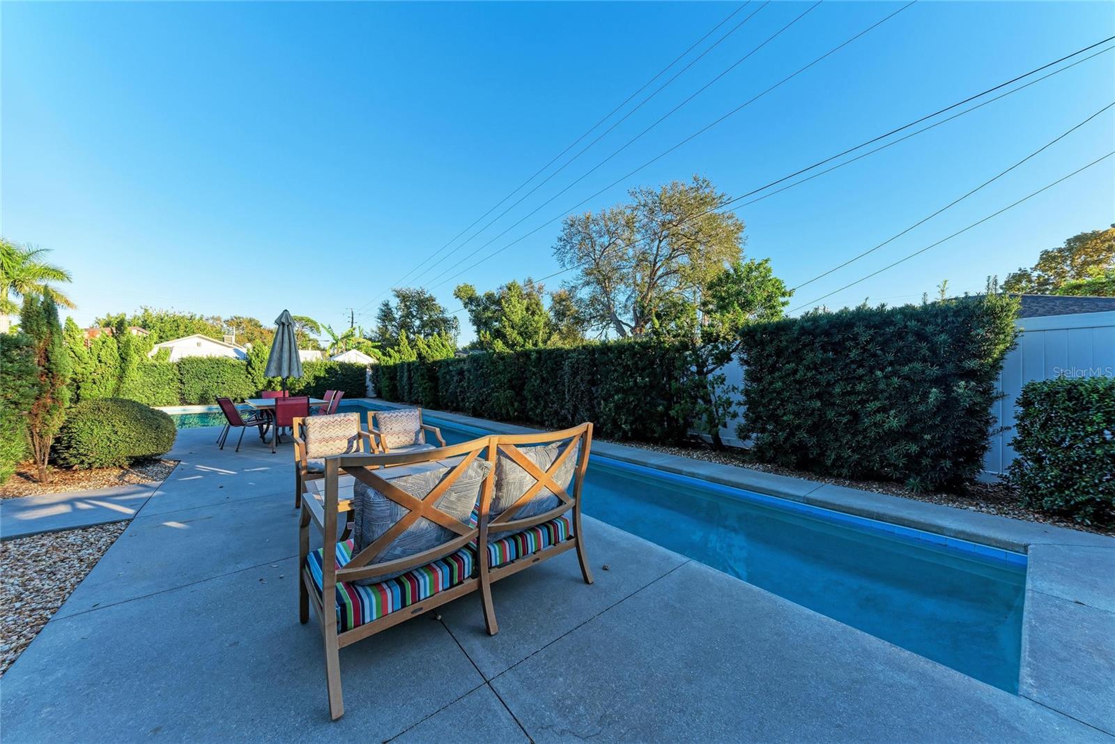 MAPLE COURT - Residential