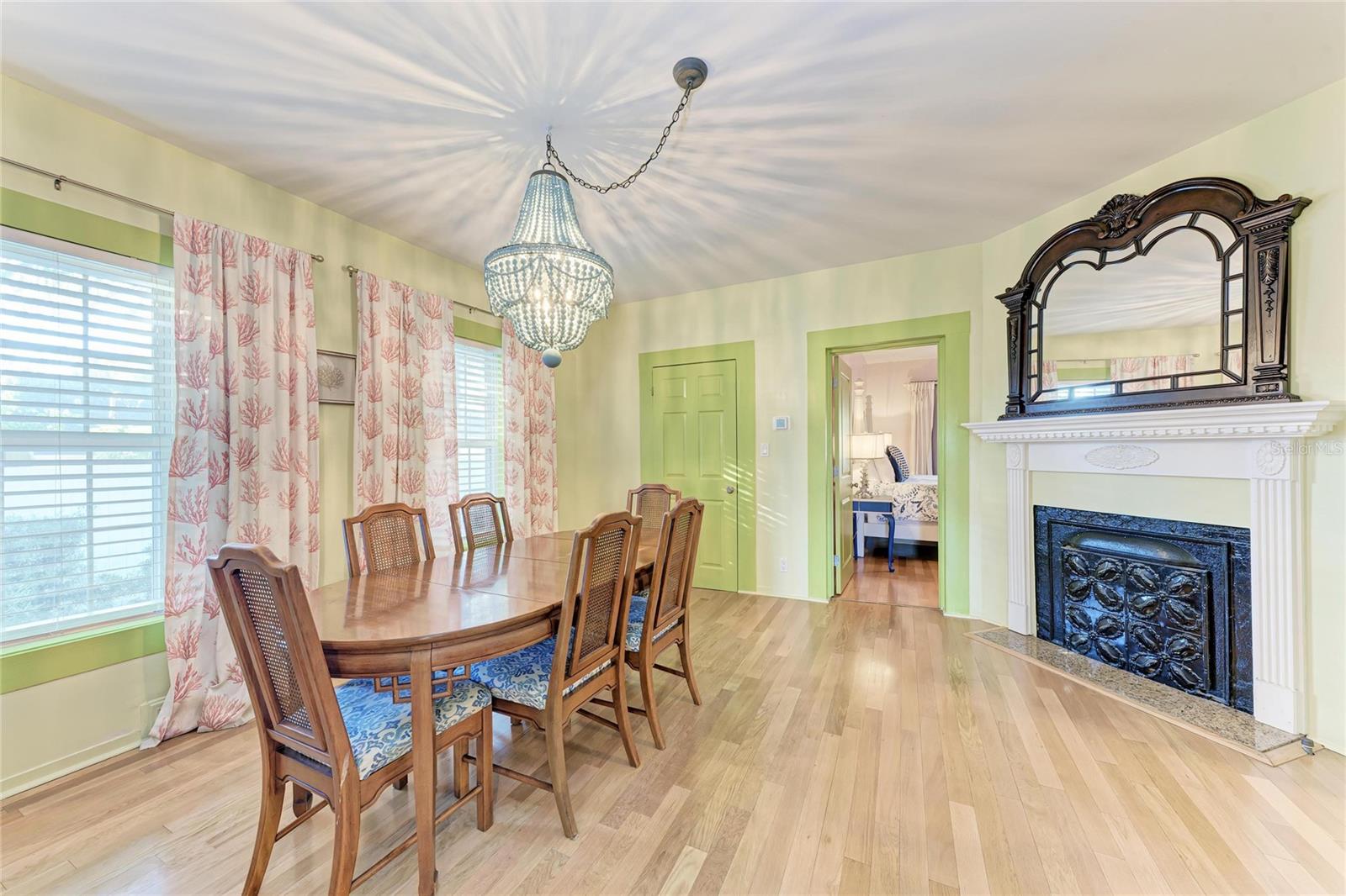 MAPLE COURT - Residential