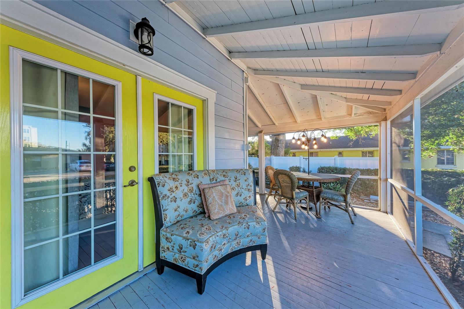 MAPLE COURT - Residential