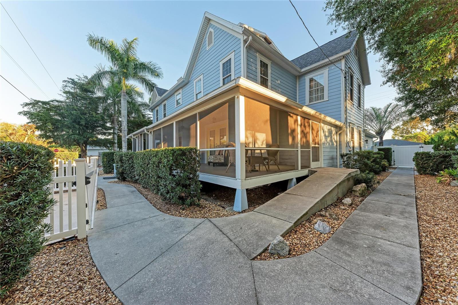 MAPLE COURT - Residential