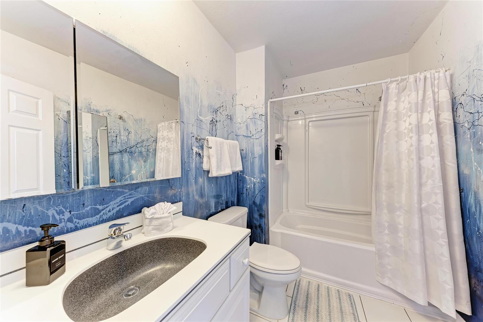 MAPLE COURT - Residential