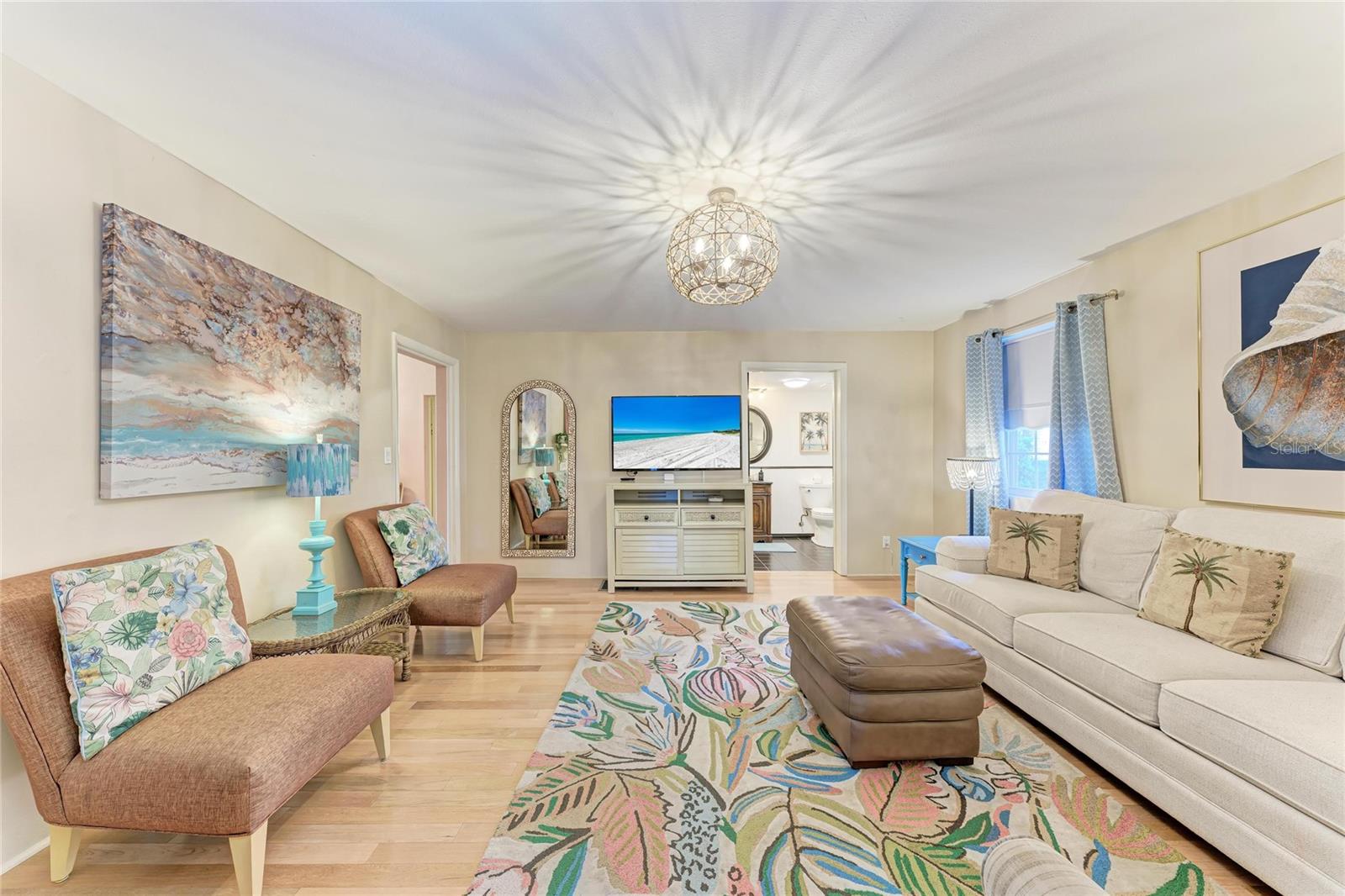 MAPLE COURT - Residential