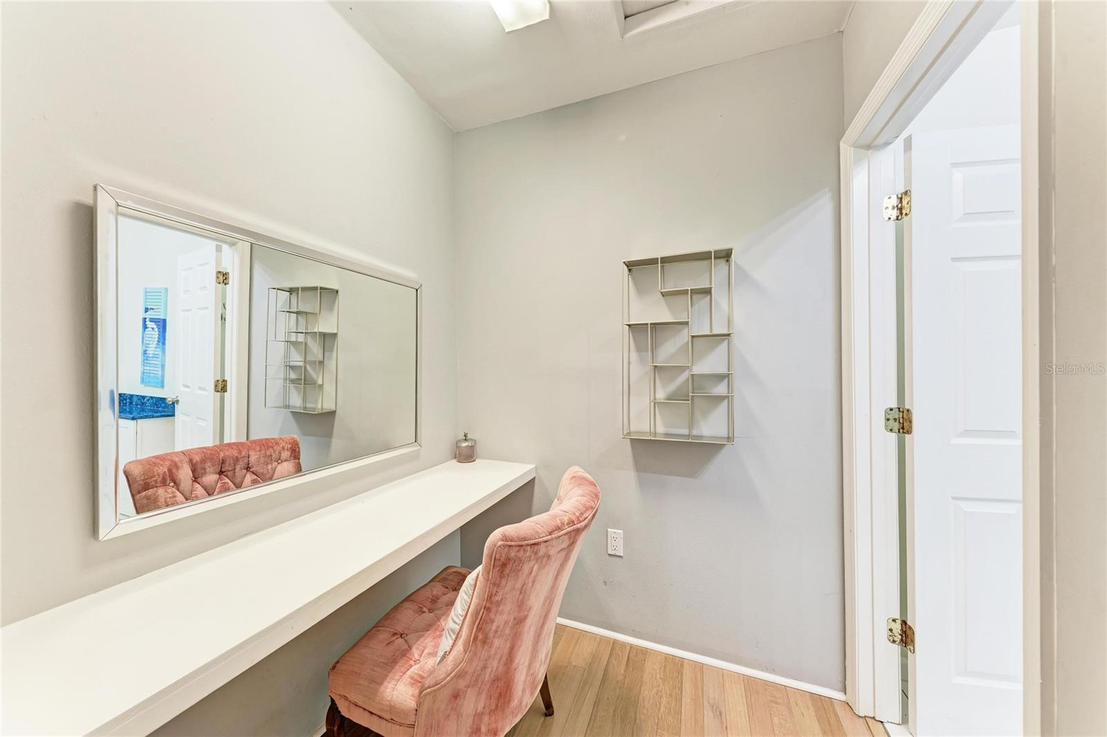 MAPLE COURT - Residential