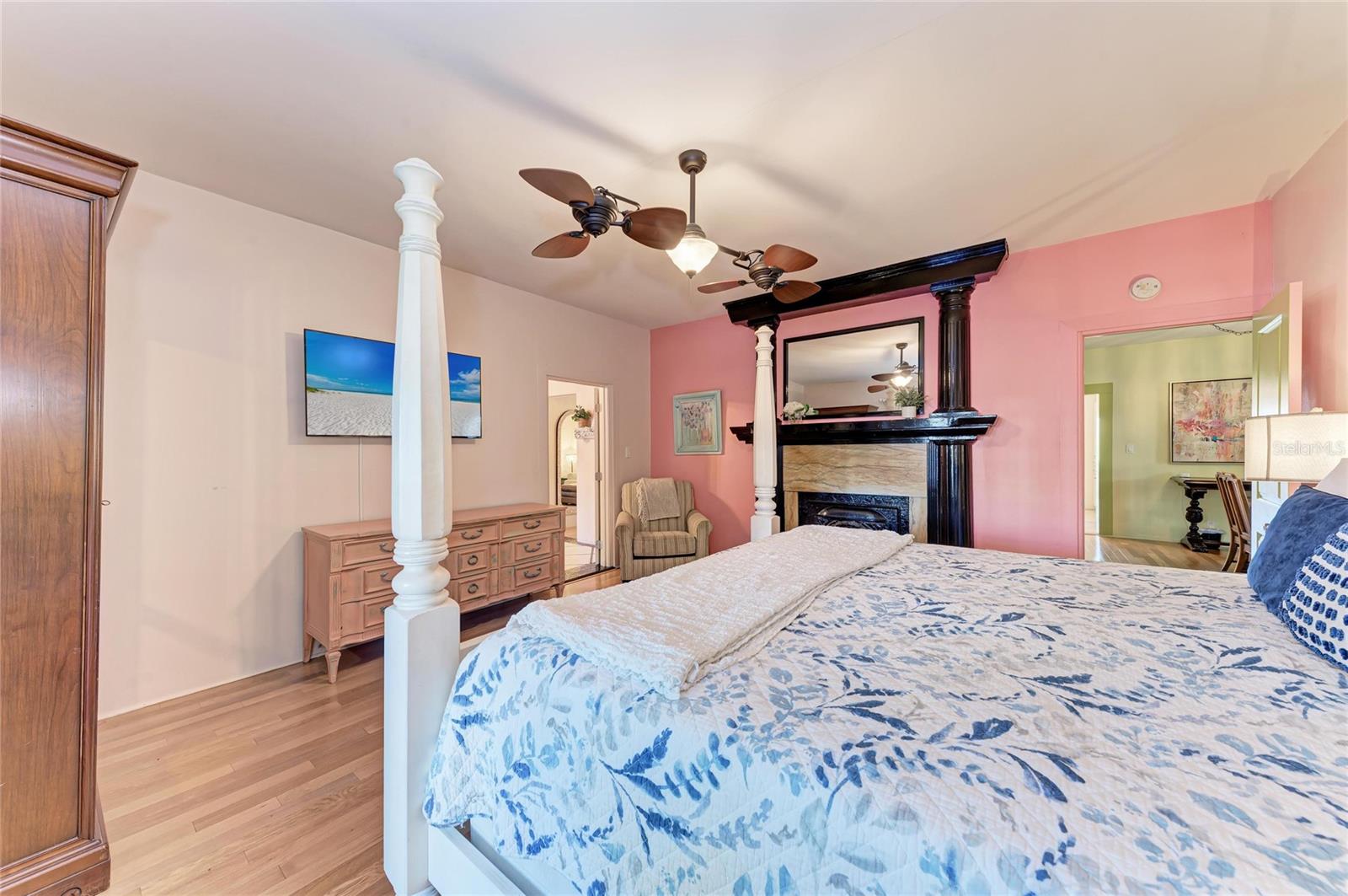 MAPLE COURT - Residential