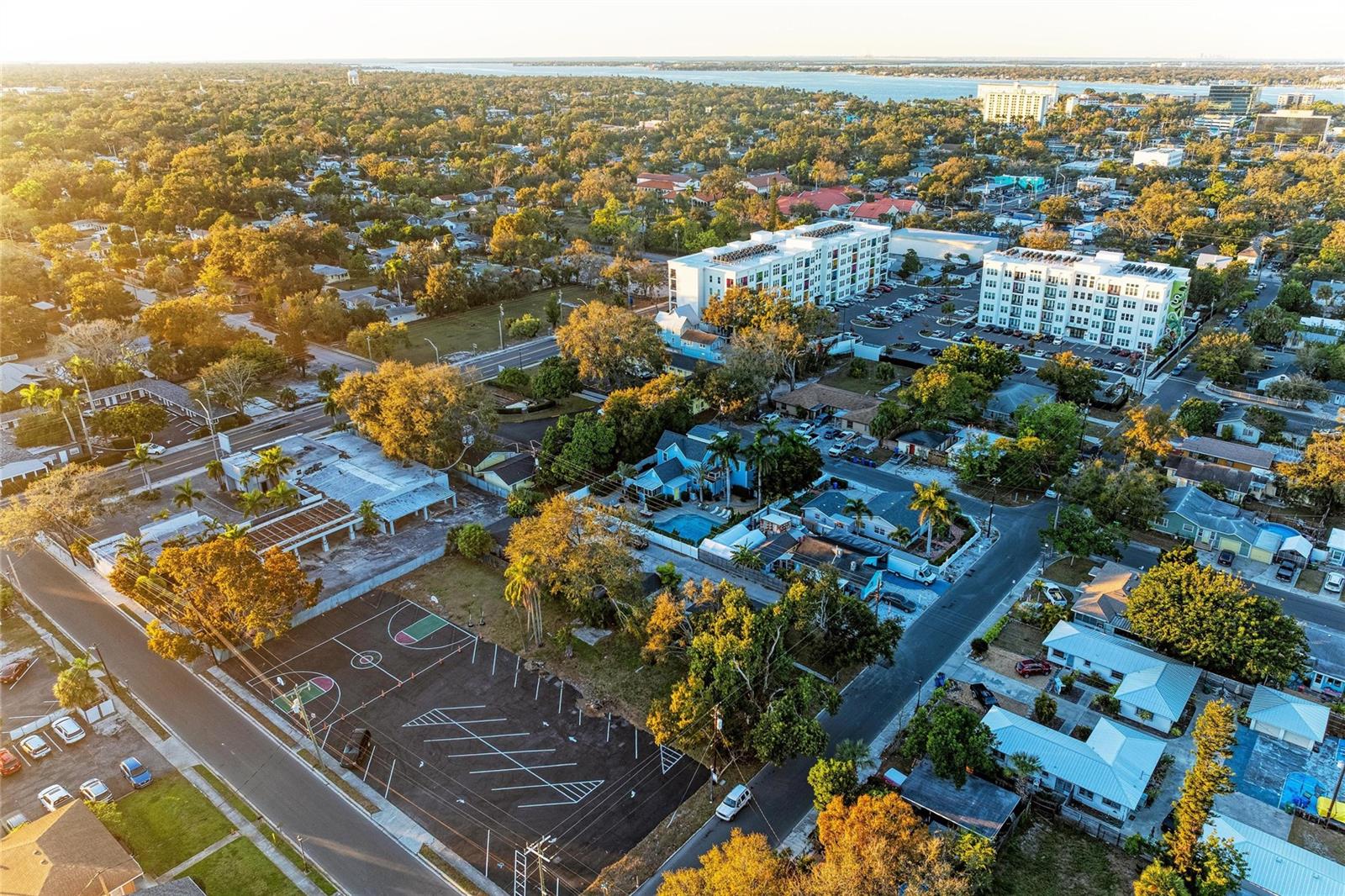MAPLE COURT - Residential