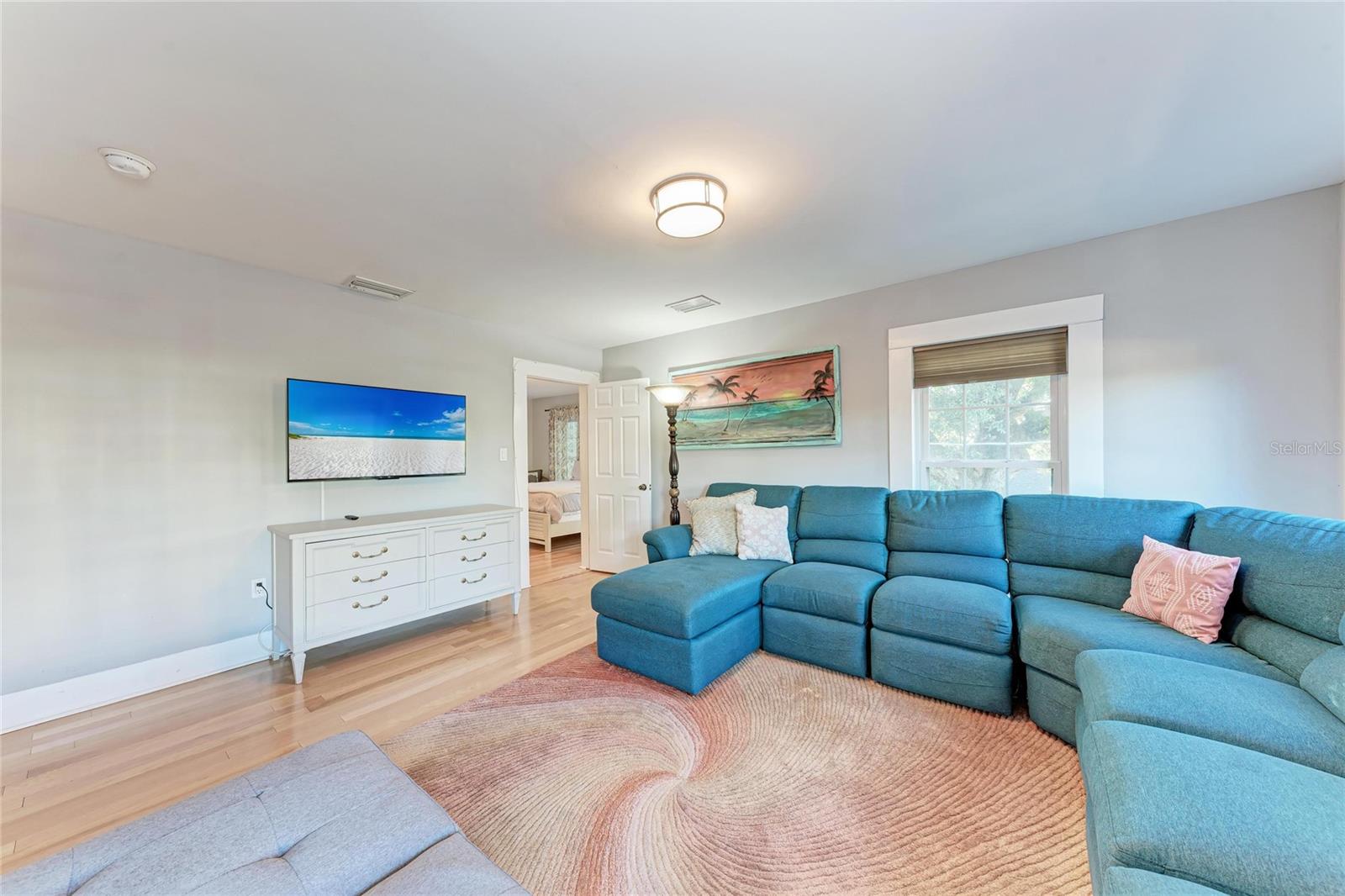 MAPLE COURT - Residential