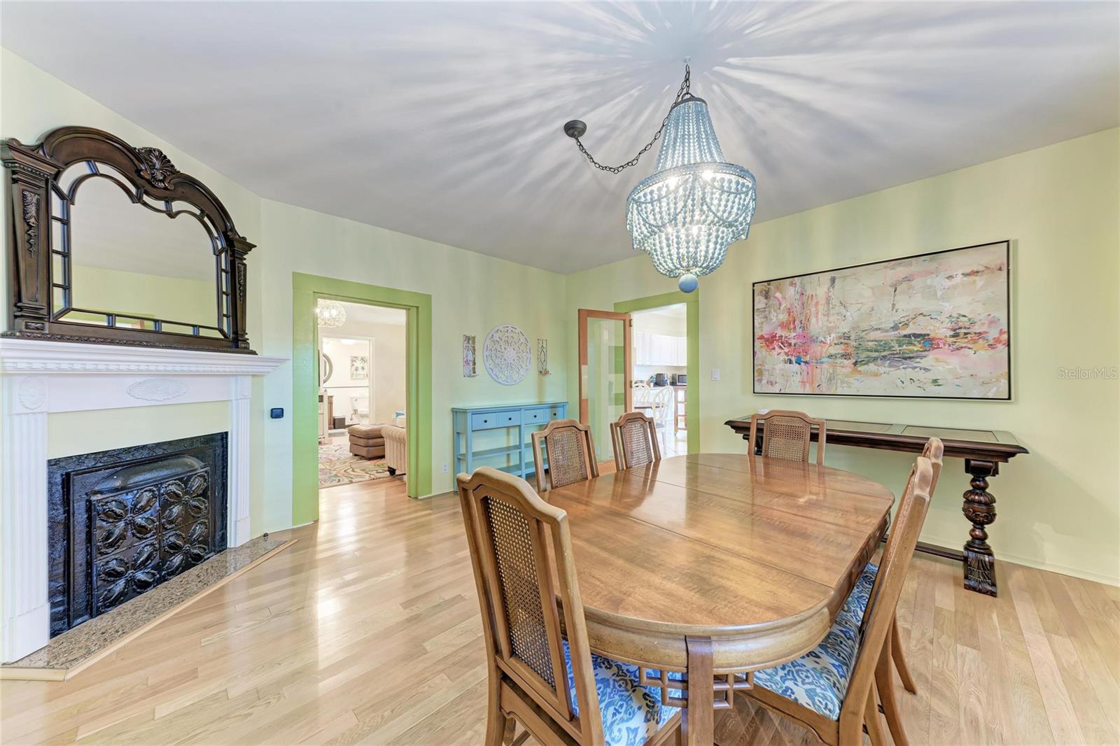 MAPLE COURT - Residential