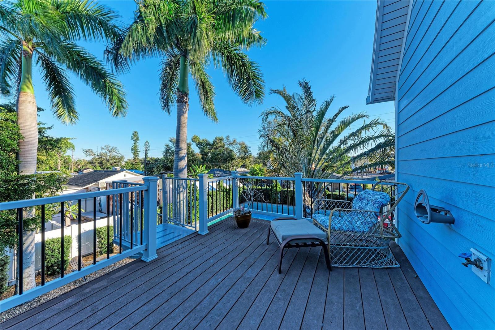 MAPLE COURT - Residential