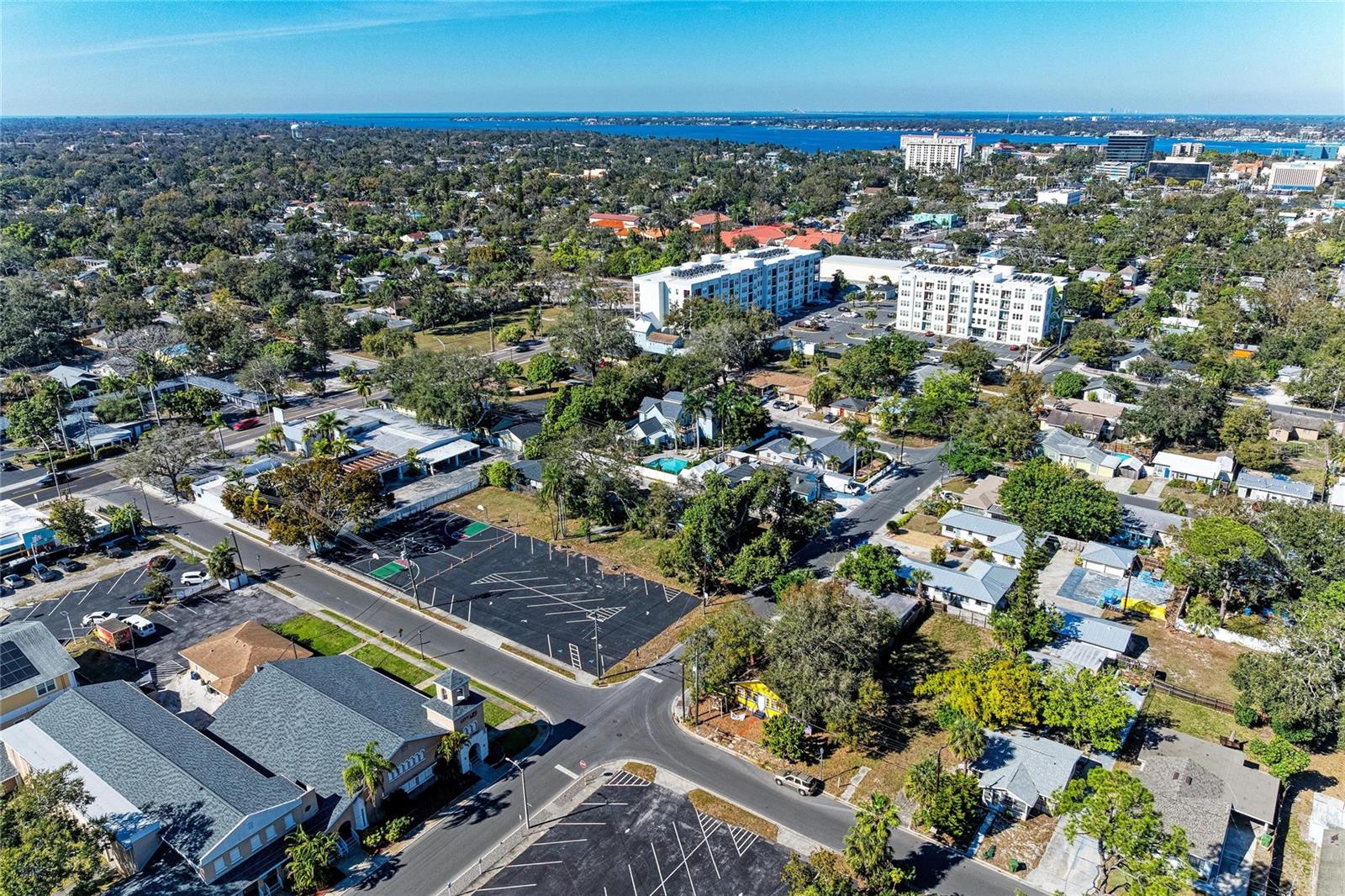 MAPLE COURT - Residential